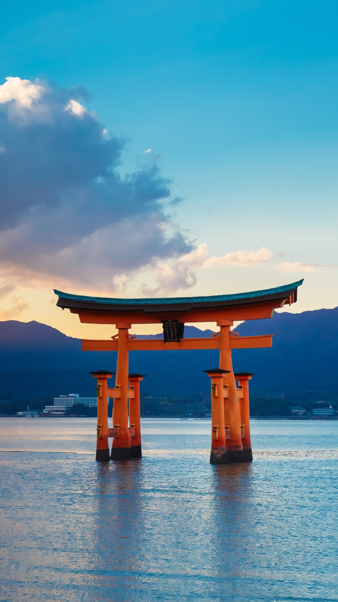 1280207 Bildschirmschoner und Hintergrundbilder Itsukushima Tor auf Ihrem Telefon. Laden Sie  Bilder kostenlos herunter
