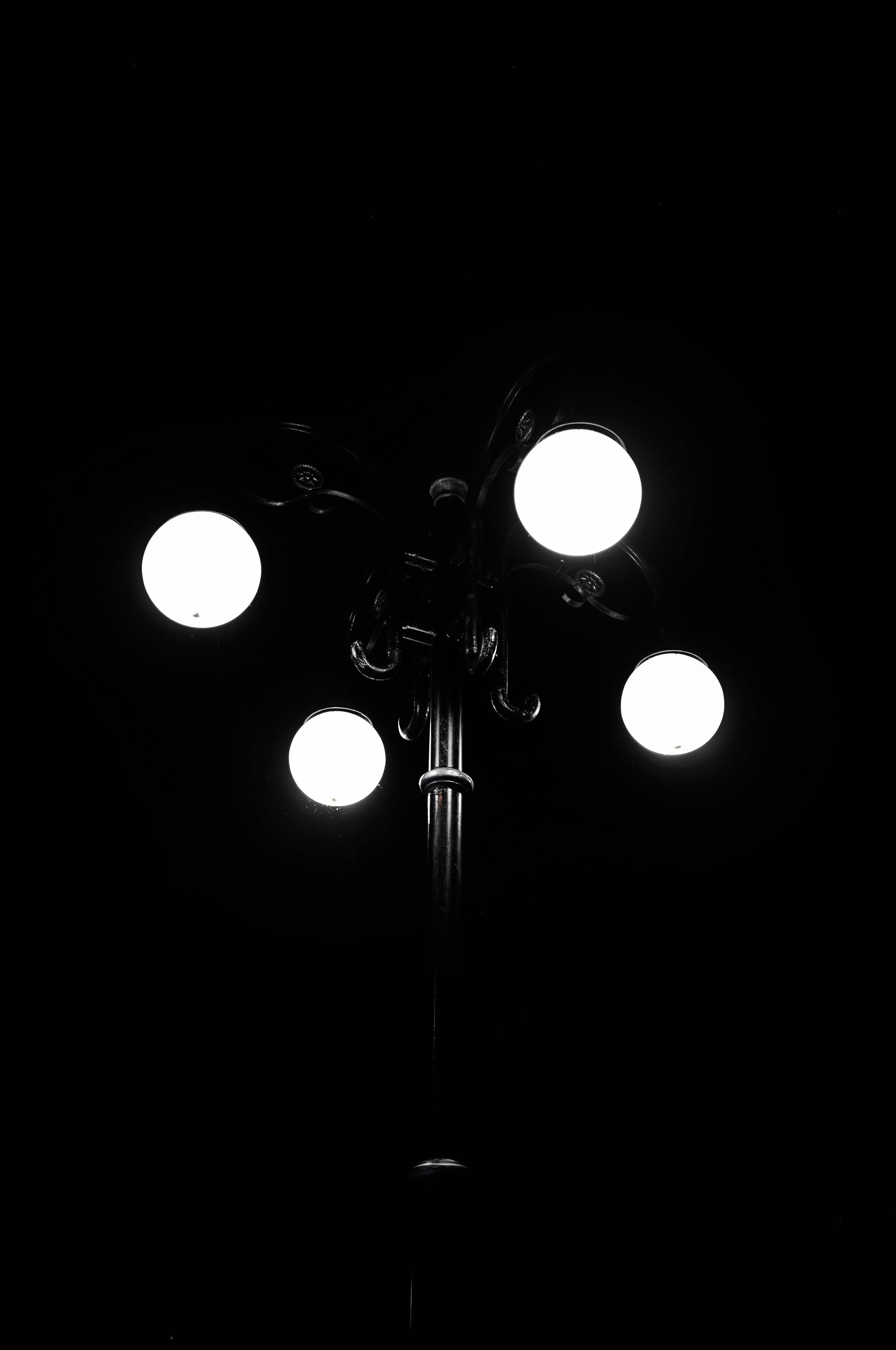 118059 descargar imagen noche, negro, oscuro, lámpara, linterna, resplandor, resplandecer, poste de luz, mesa de linternas: fondos de pantalla y protectores de pantalla gratis