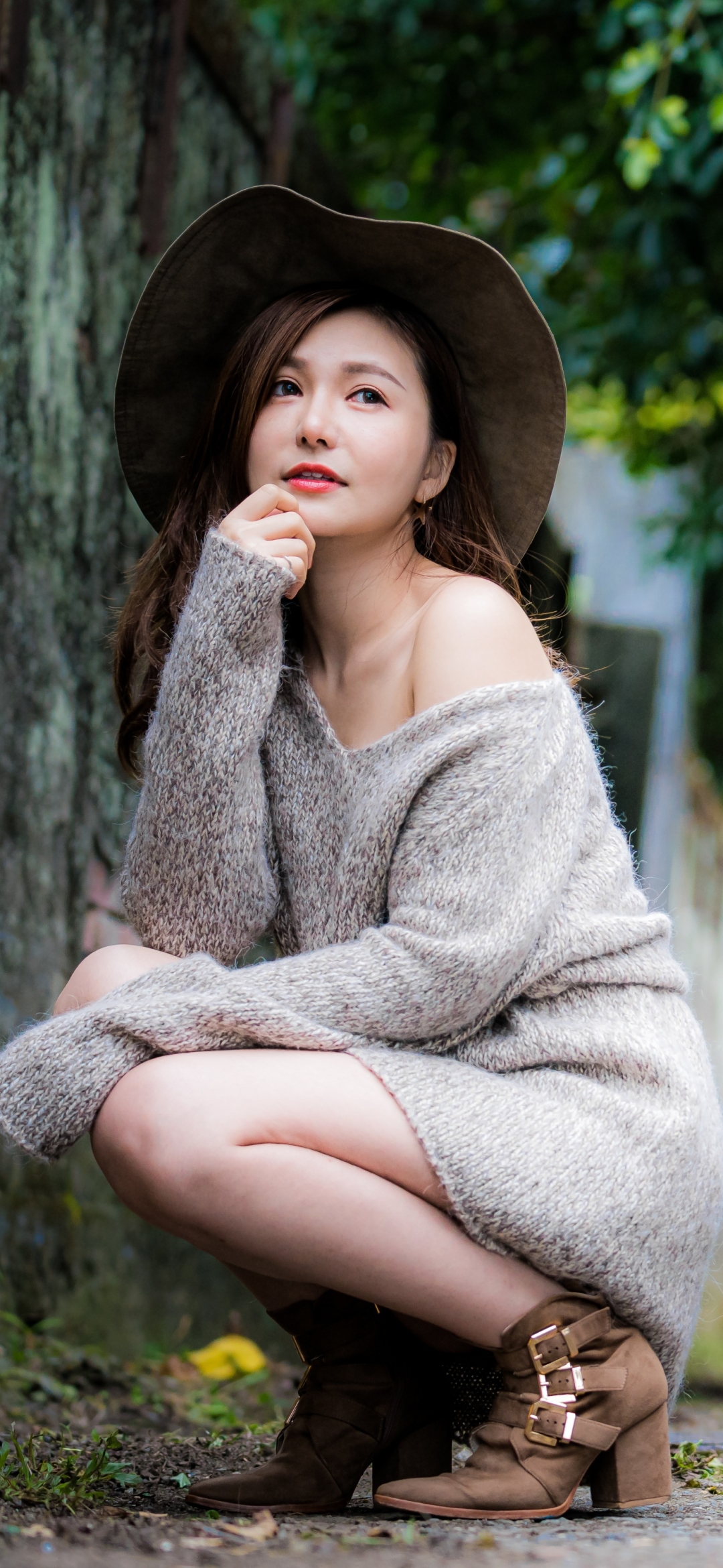 Download mobile wallpaper Hat, Brunette, Model, Women, Asian for free.