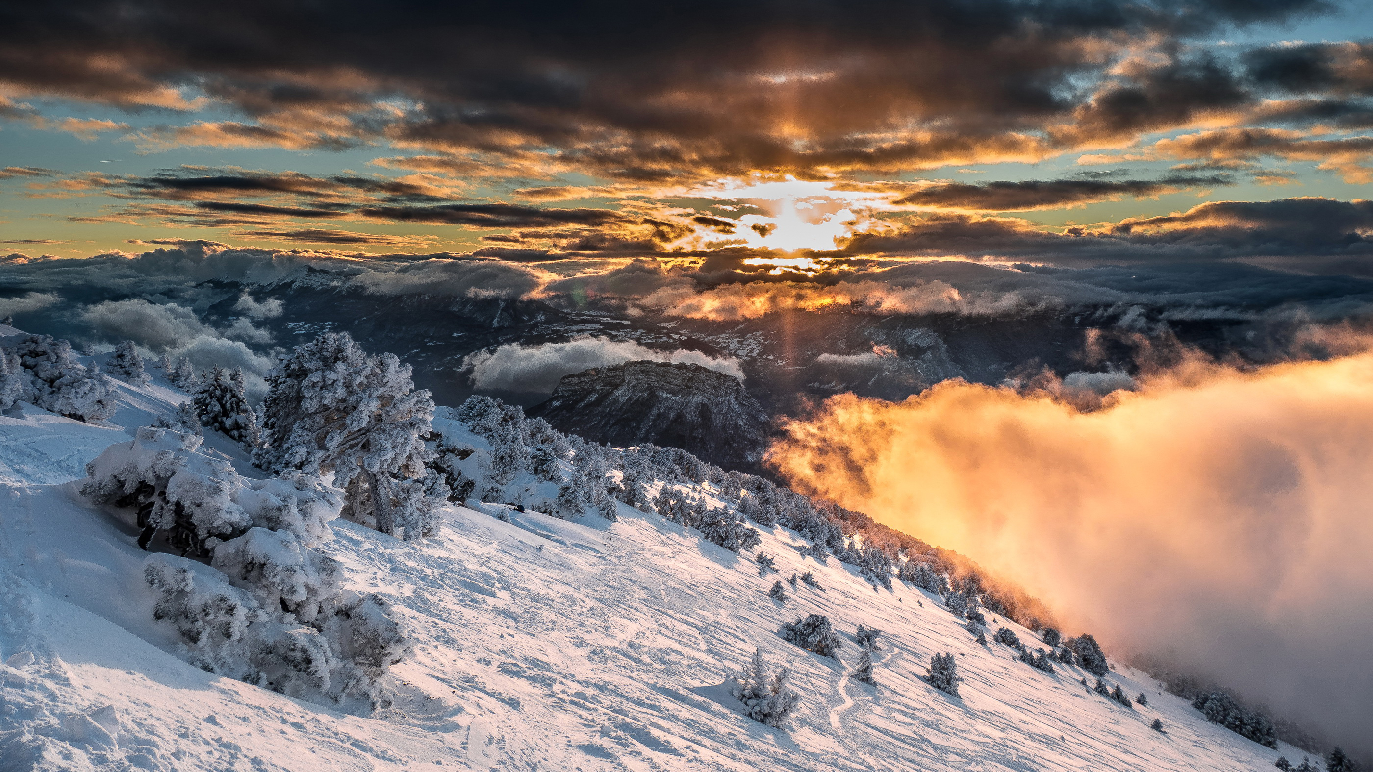 Descarga gratis la imagen Paisaje, Invierno, Naturaleza, Nieve, Amanecer, Montaña, Nube, Tierra/naturaleza en el escritorio de tu PC