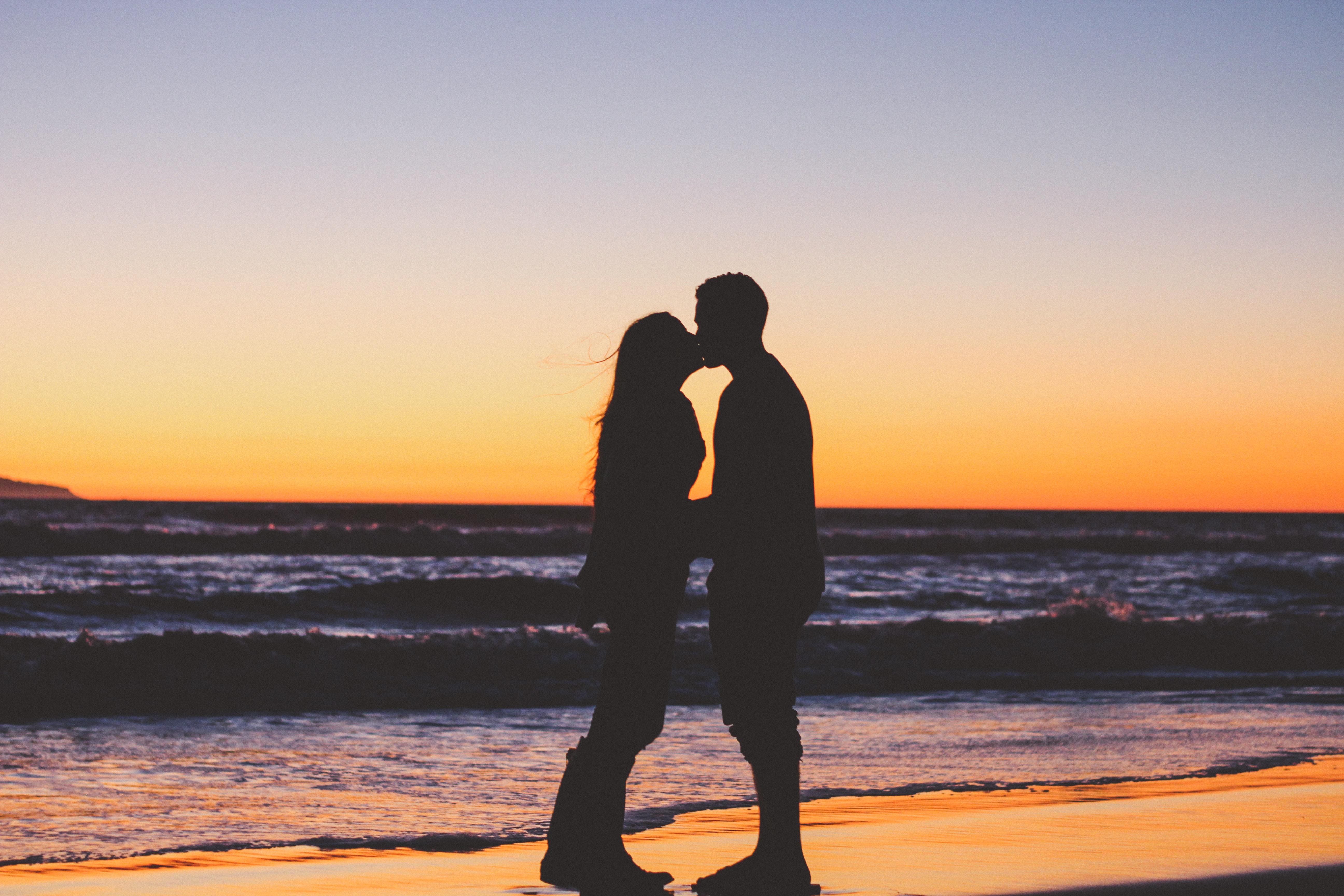 silhouettes, love, couple, sunset, sea, pair, kiss