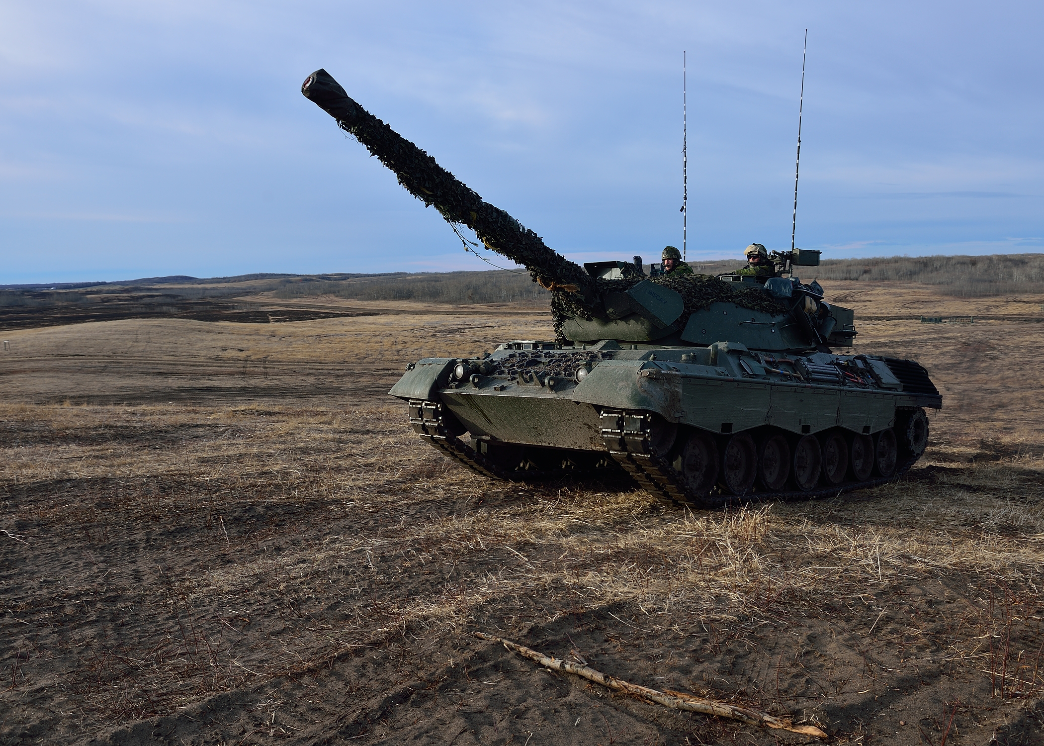 Descarga gratuita de fondo de pantalla para móvil de Leopardo 2, Tanques, Militar.