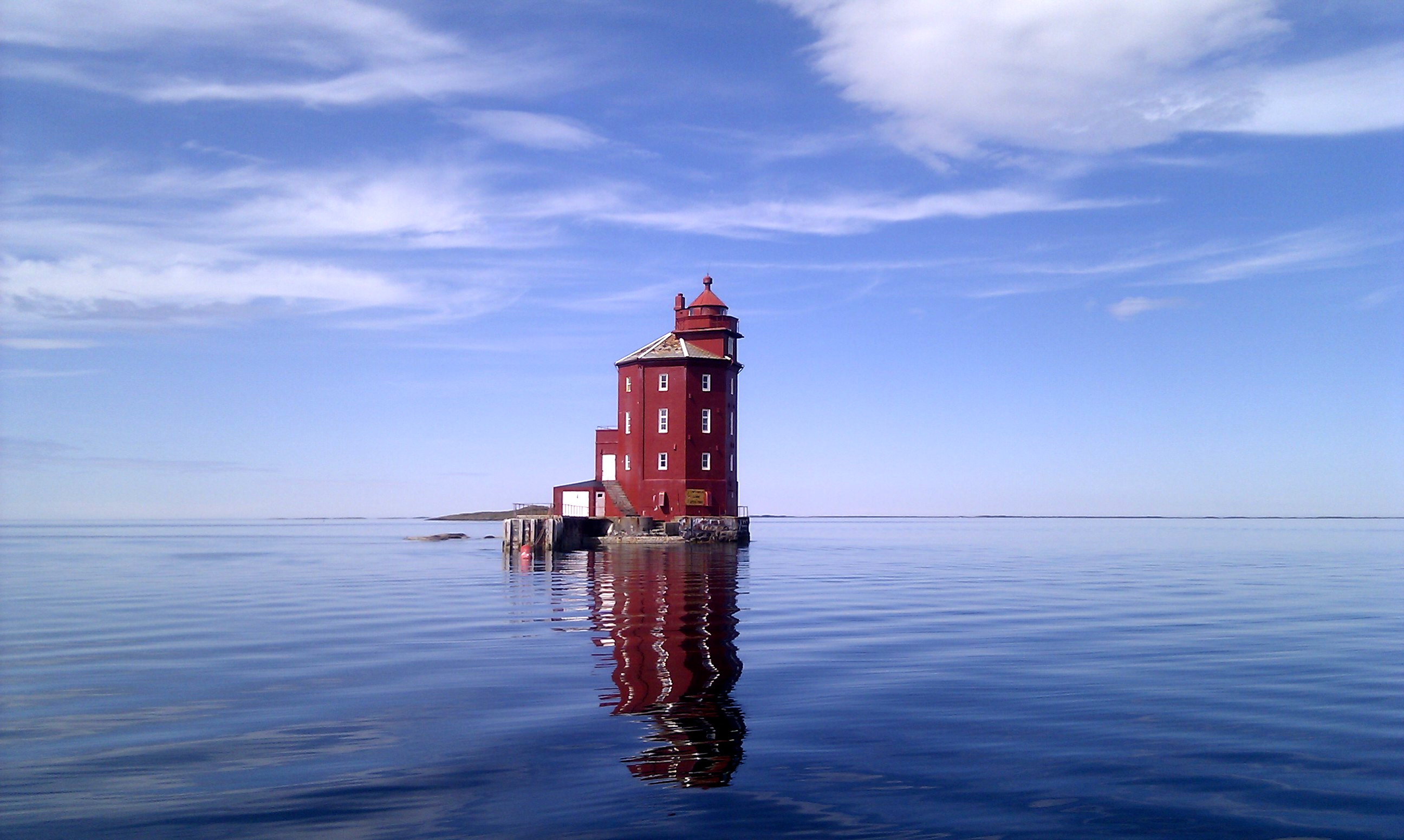 無料モバイル壁紙灯台, 反射, ノルウェー, マンメイドをダウンロードします。