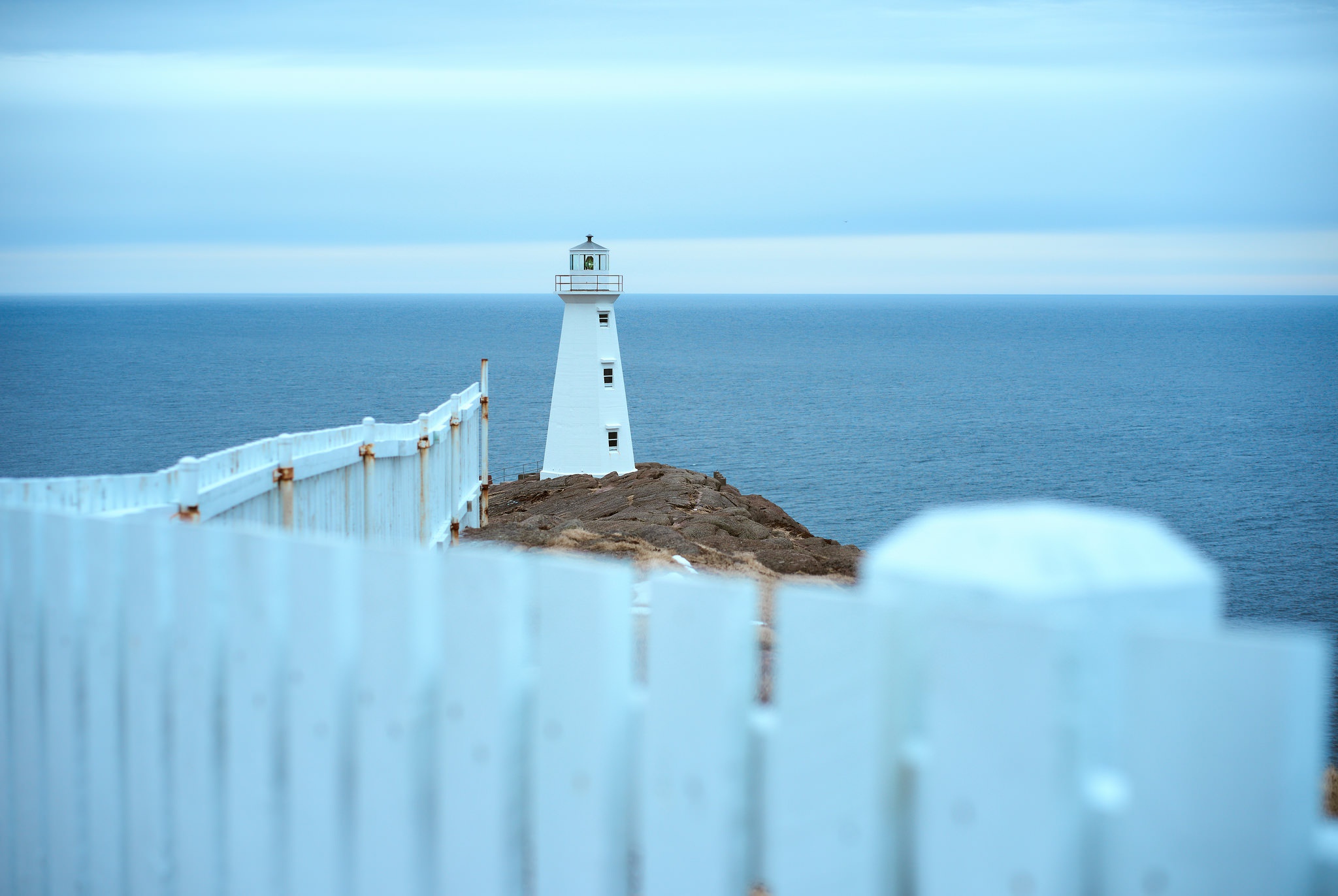 Download mobile wallpaper Building, Horizon, Ocean, Lighthouse, Man Made for free.