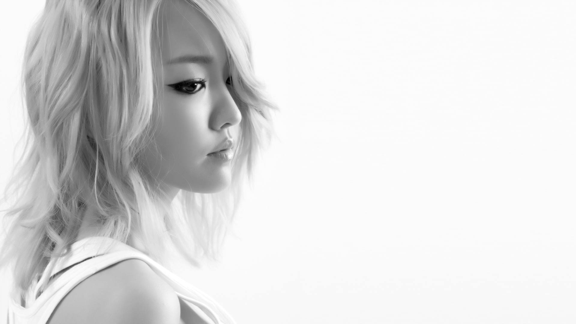Free download wallpaper Music, Younha on your PC desktop