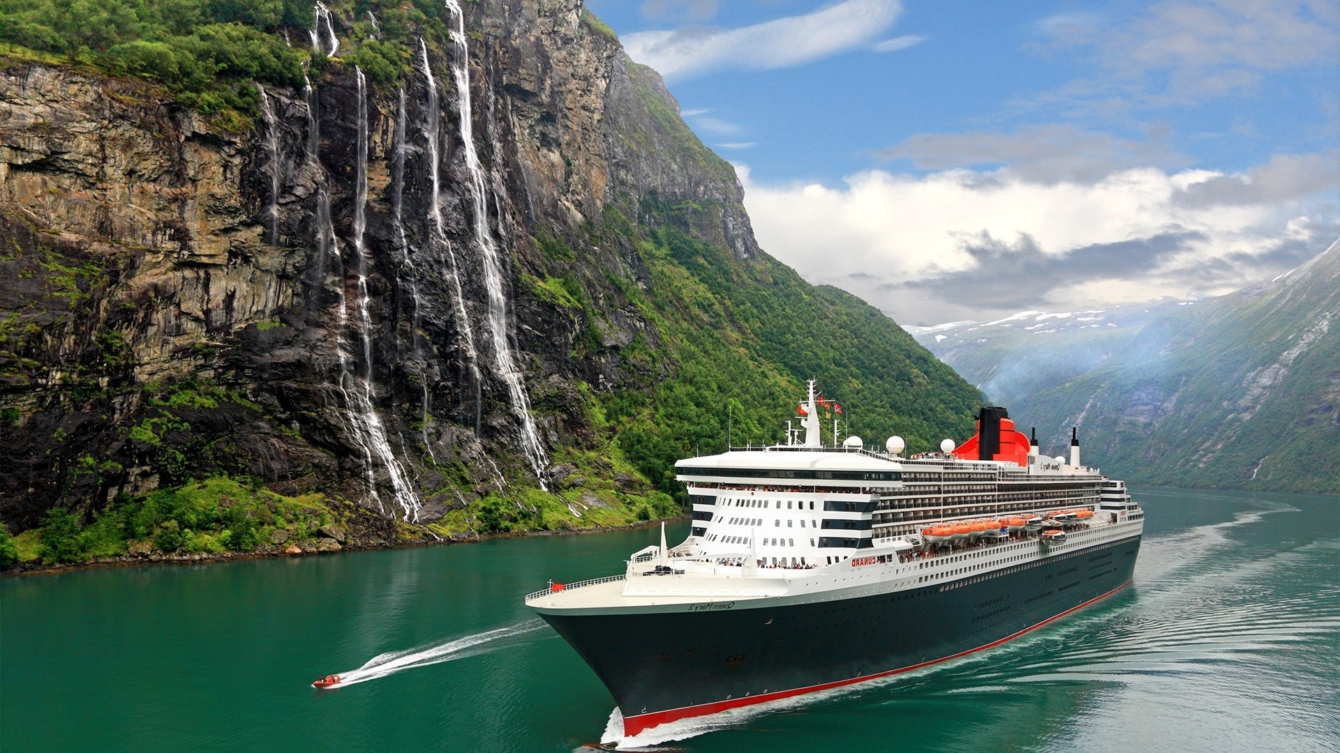 753742 Hintergrundbild herunterladen norwegen, fahrzeuge, rms queen mary 2, kreuzfahrtschiff, fjord, gebirge, schiff, wasserfall - Bildschirmschoner und Bilder kostenlos