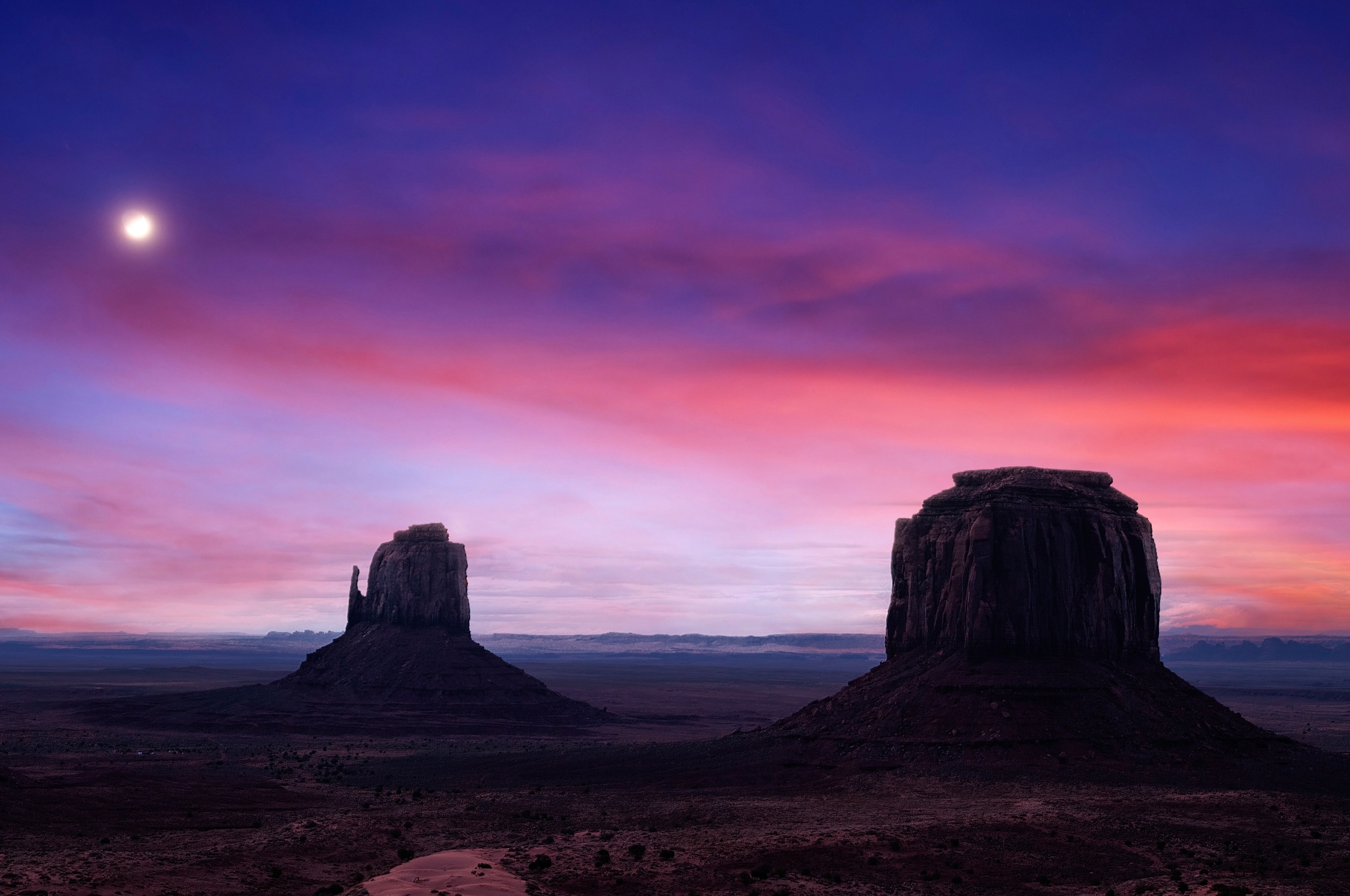Скачать картинку Закат, Пустыня, Долина Монументов, Земля/природа в телефон бесплатно.