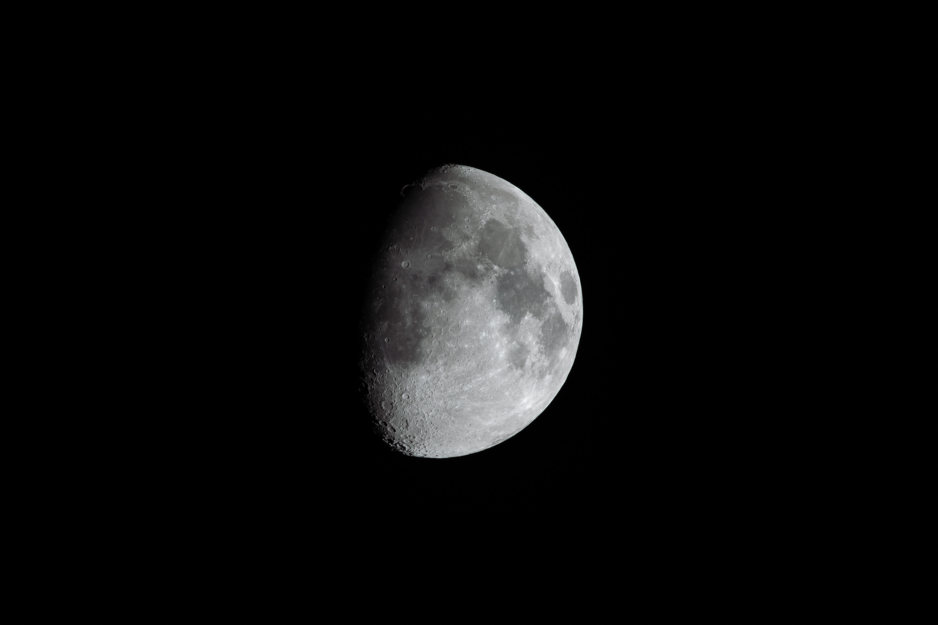 122353 скачать обои луна, темные, полнолуние, черный, тень, кратеры - заставки и картинки бесплатно