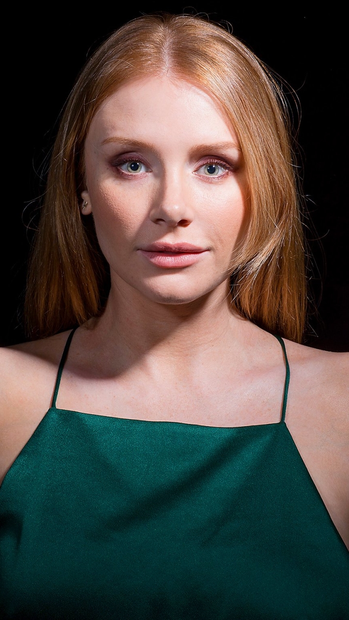 Download mobile wallpaper Redhead, Green Eyes, Celebrity, Actress, Bryce Dallas Howard for free.