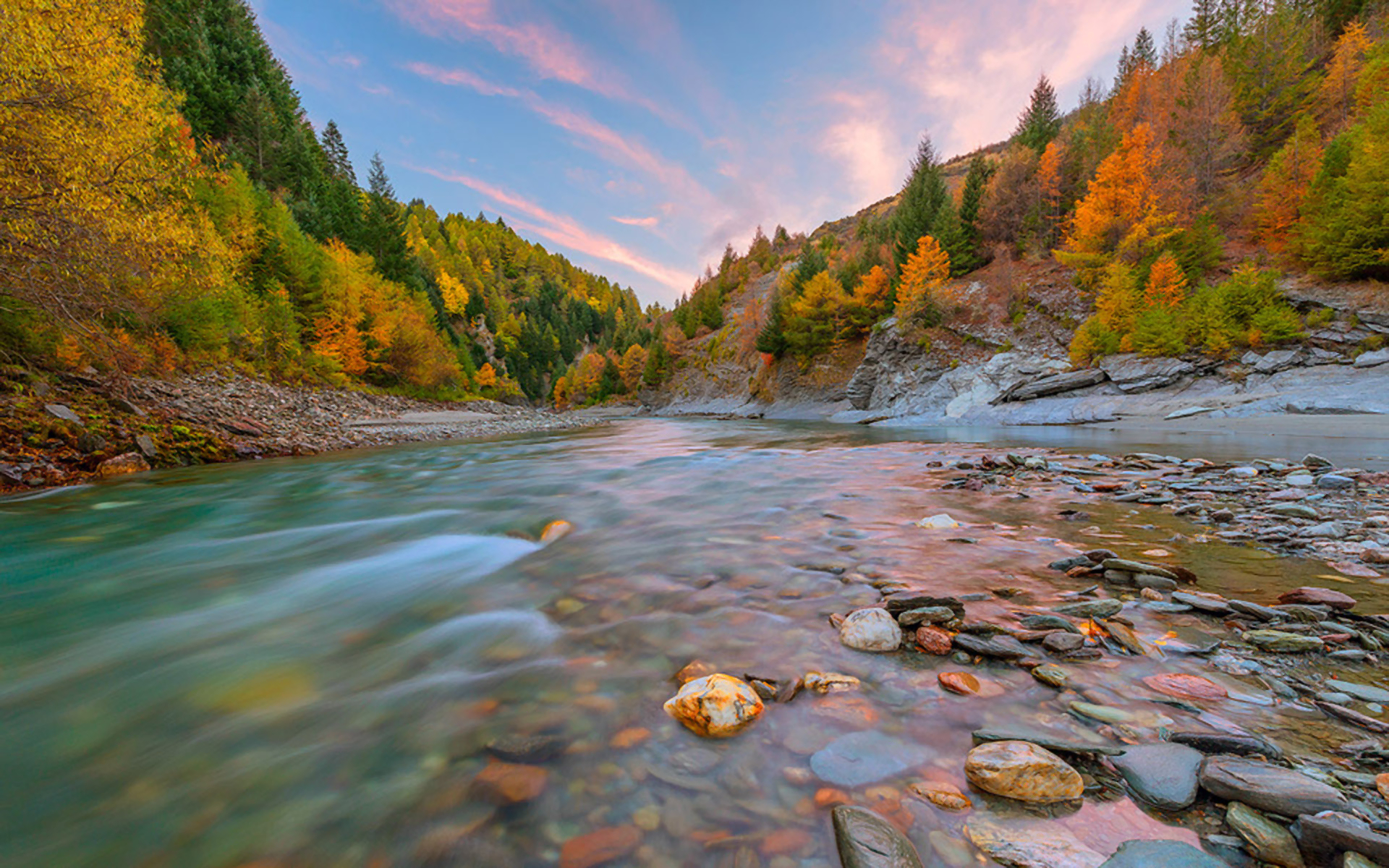 Скачать картинку Река, Осень, Гора, Дерево, Земля/природа в телефон бесплатно.