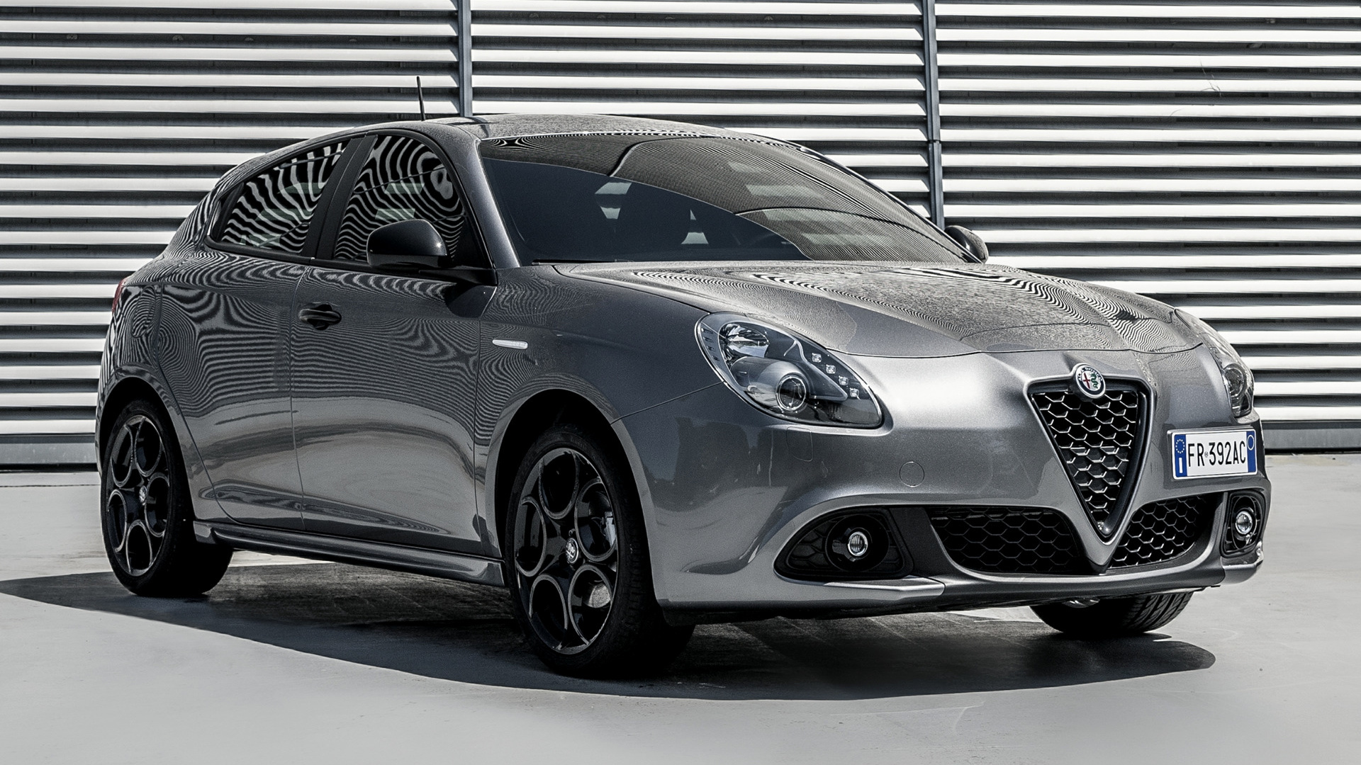 Download mobile wallpaper Alfa Romeo, Car, Vehicles, Silver Car, Subcompact Car, Alfa Romeo Giulietta B Tech for free.