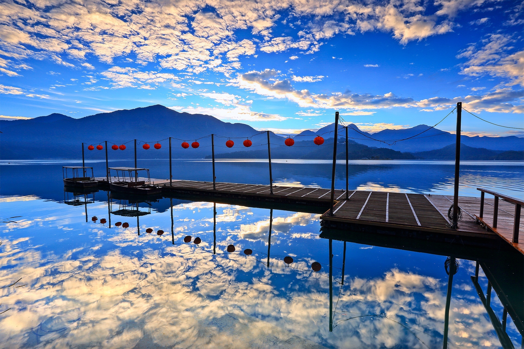 Download mobile wallpaper Lakes, Lake, Reflection, Pier, Cloud, Photography for free.