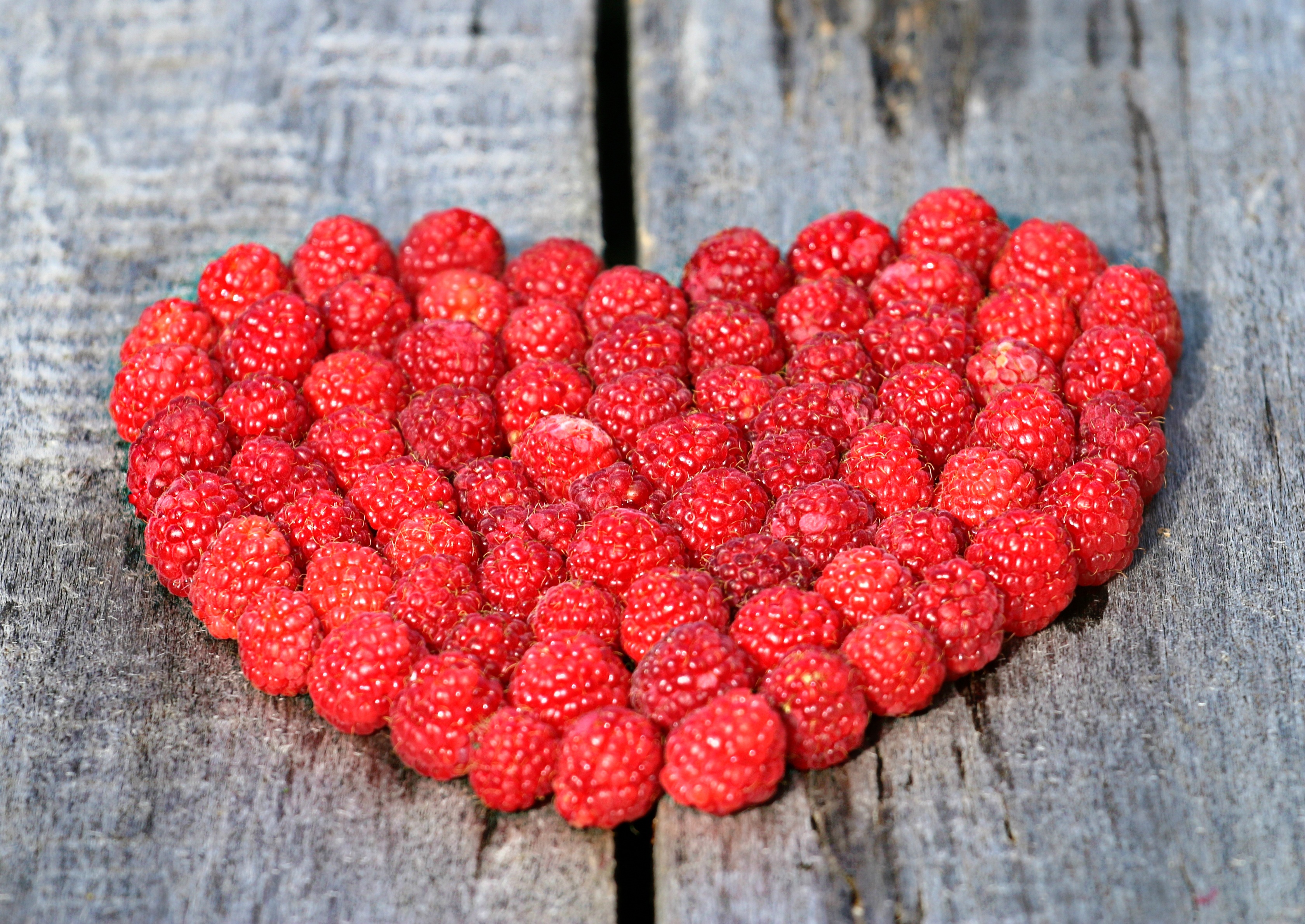 Free download wallpaper Fruits, Food, Raspberry, Berry, Fruit, Heart Shaped on your PC desktop