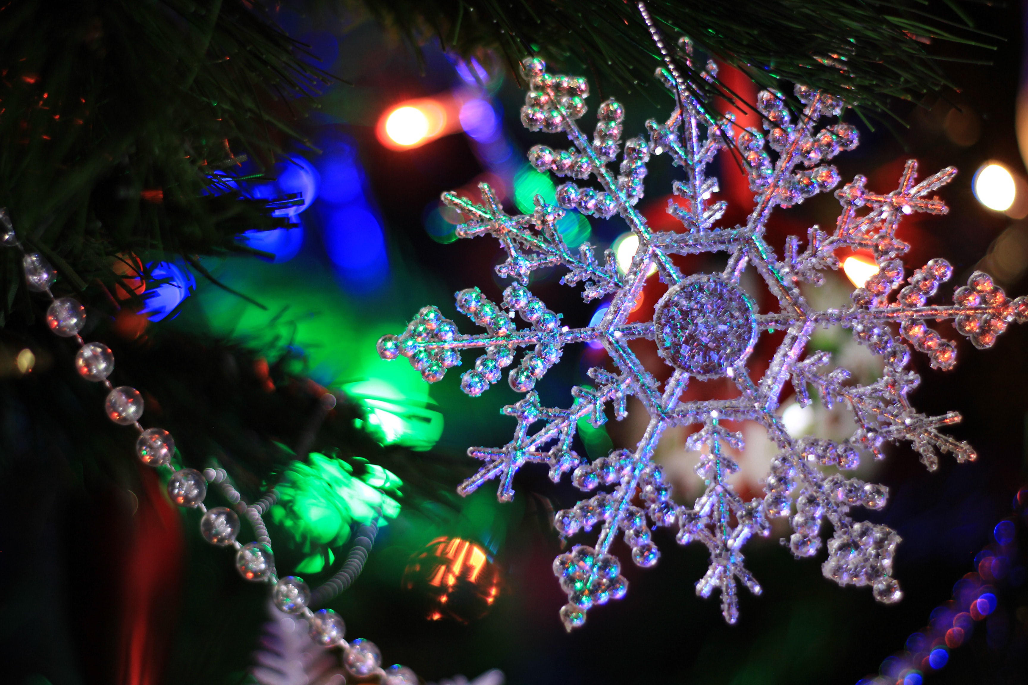 Download mobile wallpaper Christmas, Holiday, Decoration, Snowflake for free.