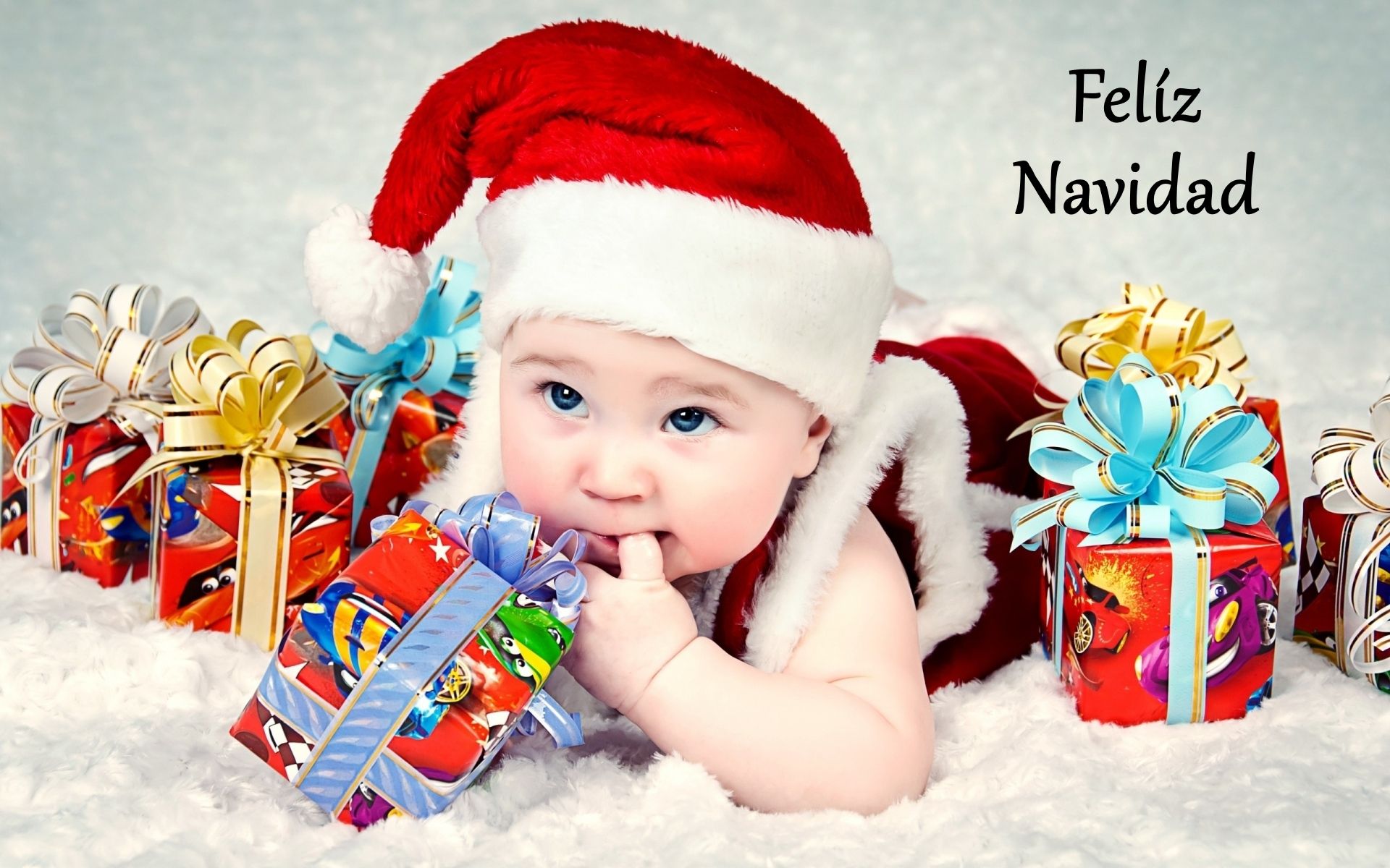 Скачать обои бесплатно Рождество, Шляпа, Подарки, Голубые Глаза, Младенец, Праздничные картинка на рабочий стол ПК