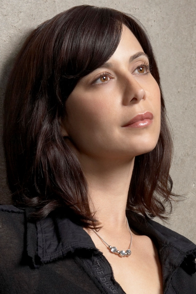 Download mobile wallpaper British, Celebrity, Actress, Catherine Bell for free.