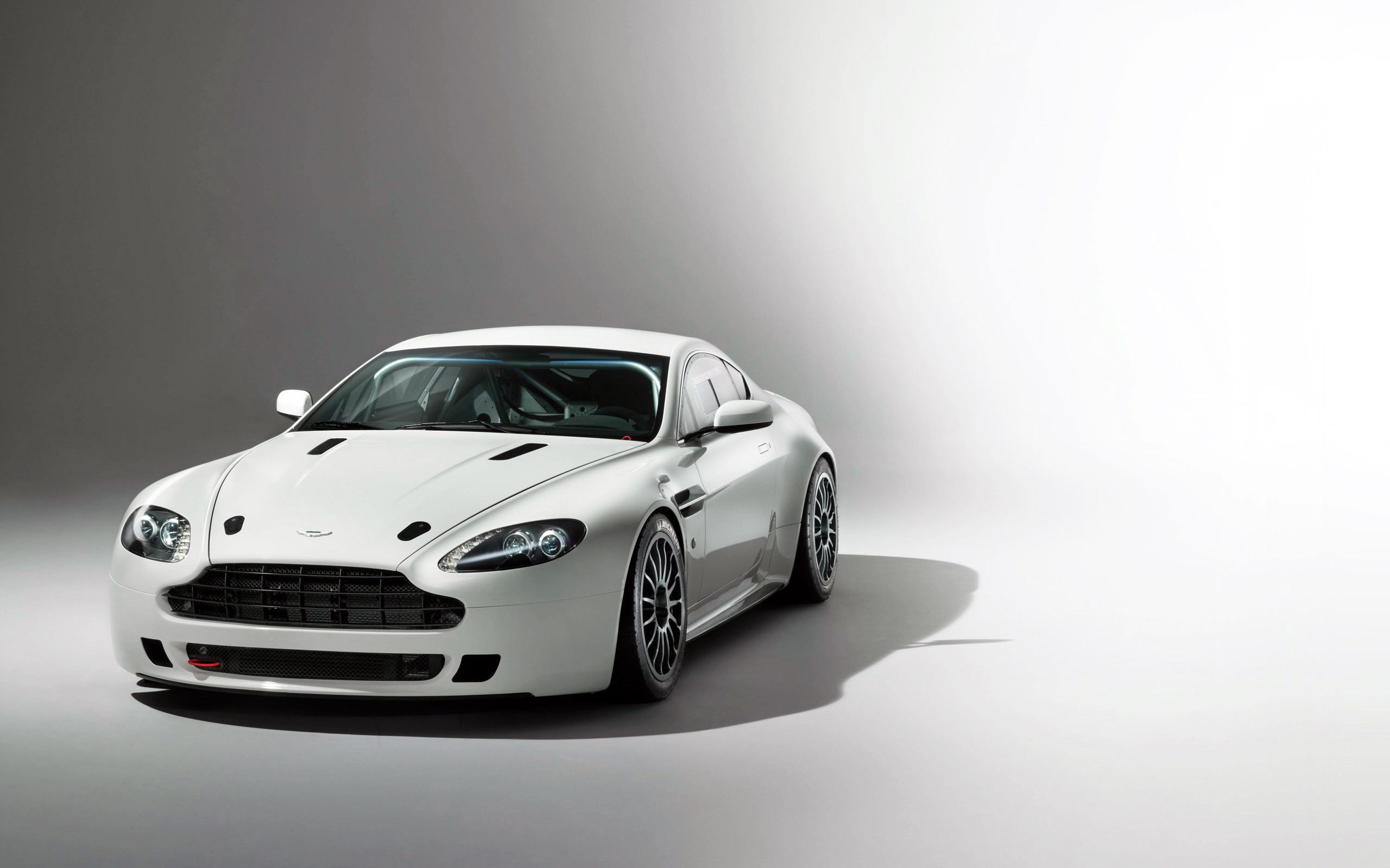 362156 Hintergrundbilder und Aston Martin Vantage Gt4 Bilder auf dem Desktop. Laden Sie  Bildschirmschoner kostenlos auf den PC herunter