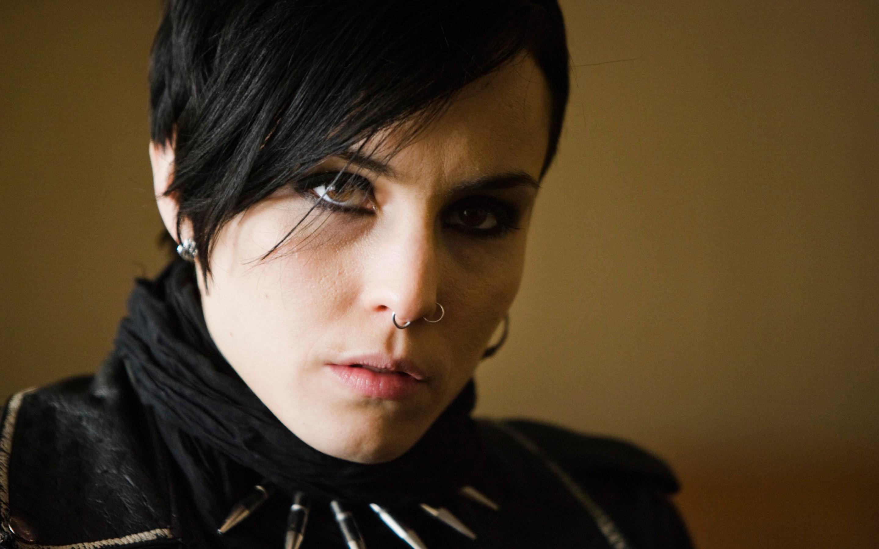 the girl with the dragon tattoo, movie, noomi rapace