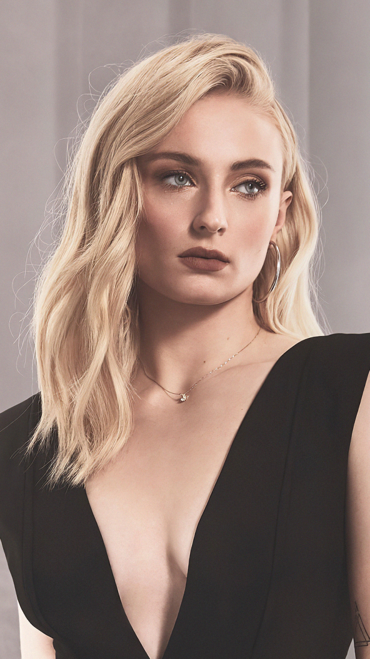 Download mobile wallpaper Blonde, English, Celebrity, Actress, Sophie Turner for free.