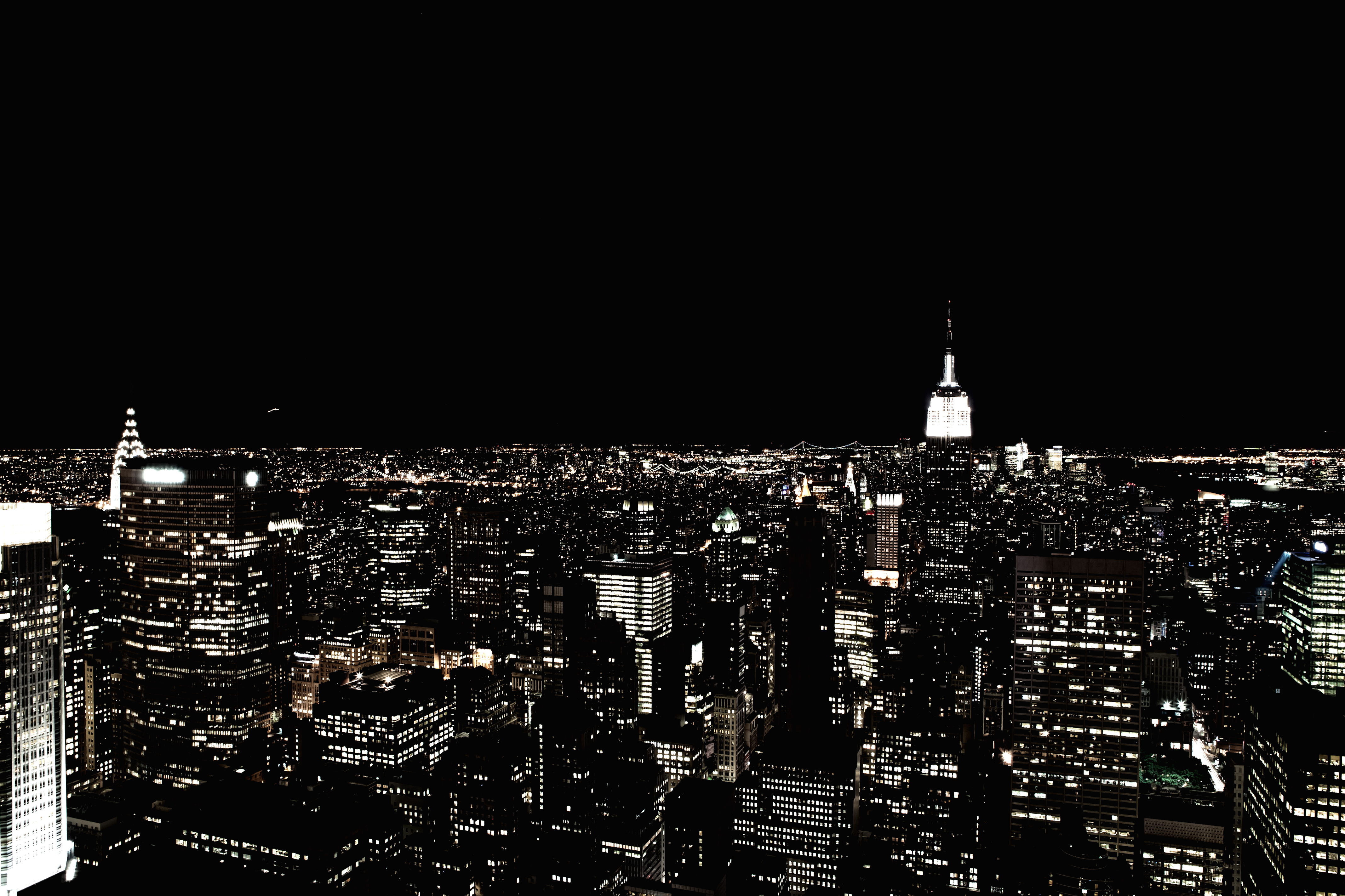 134957 Hintergrundbild herunterladen dunkel, wolkenkratzer, horizont, nächtliche stadt, night city, lichter der stadt, city lights, new york - Bildschirmschoner und Bilder kostenlos