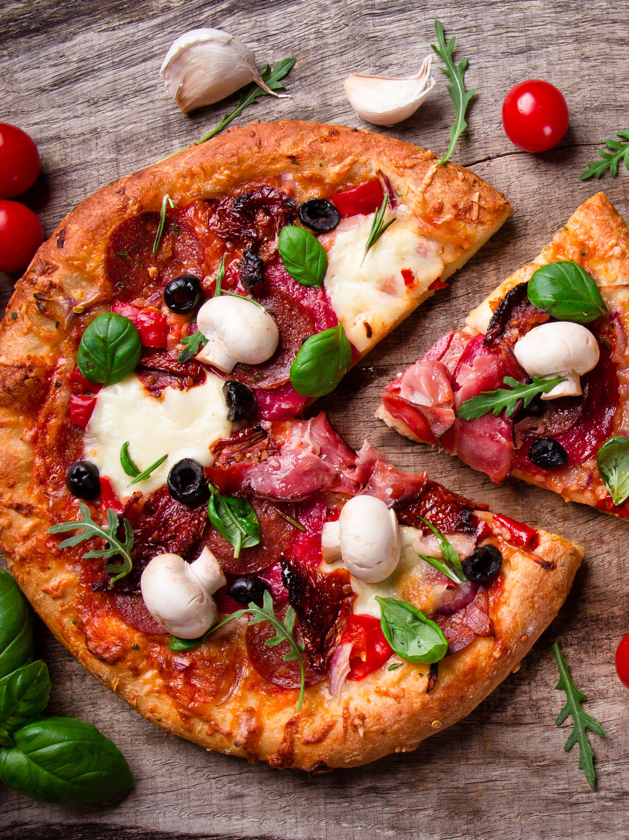 Handy-Wallpaper Pizza, Pilz, Mahlzeit, Tomate, Mittagessen, Nahrungsmittel kostenlos herunterladen.