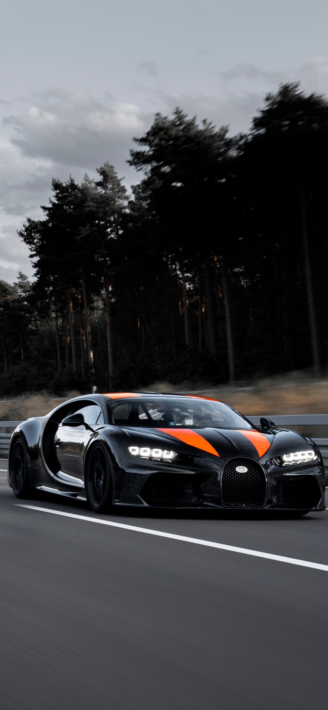 Download mobile wallpaper Bugatti, Car, Supercar, Bugatti Chiron, Vehicles, Black Car for free.