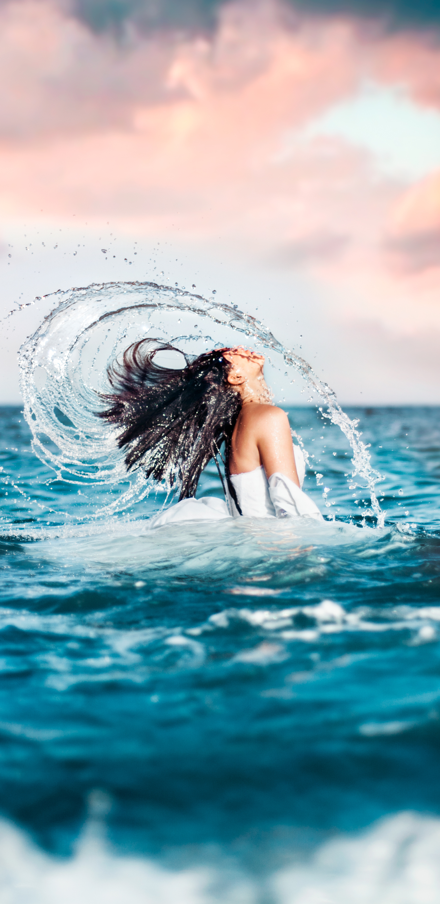 Descarga gratuita de fondo de pantalla para móvil de Agua, Mujeres, Pelo, Estado De Ánimo.