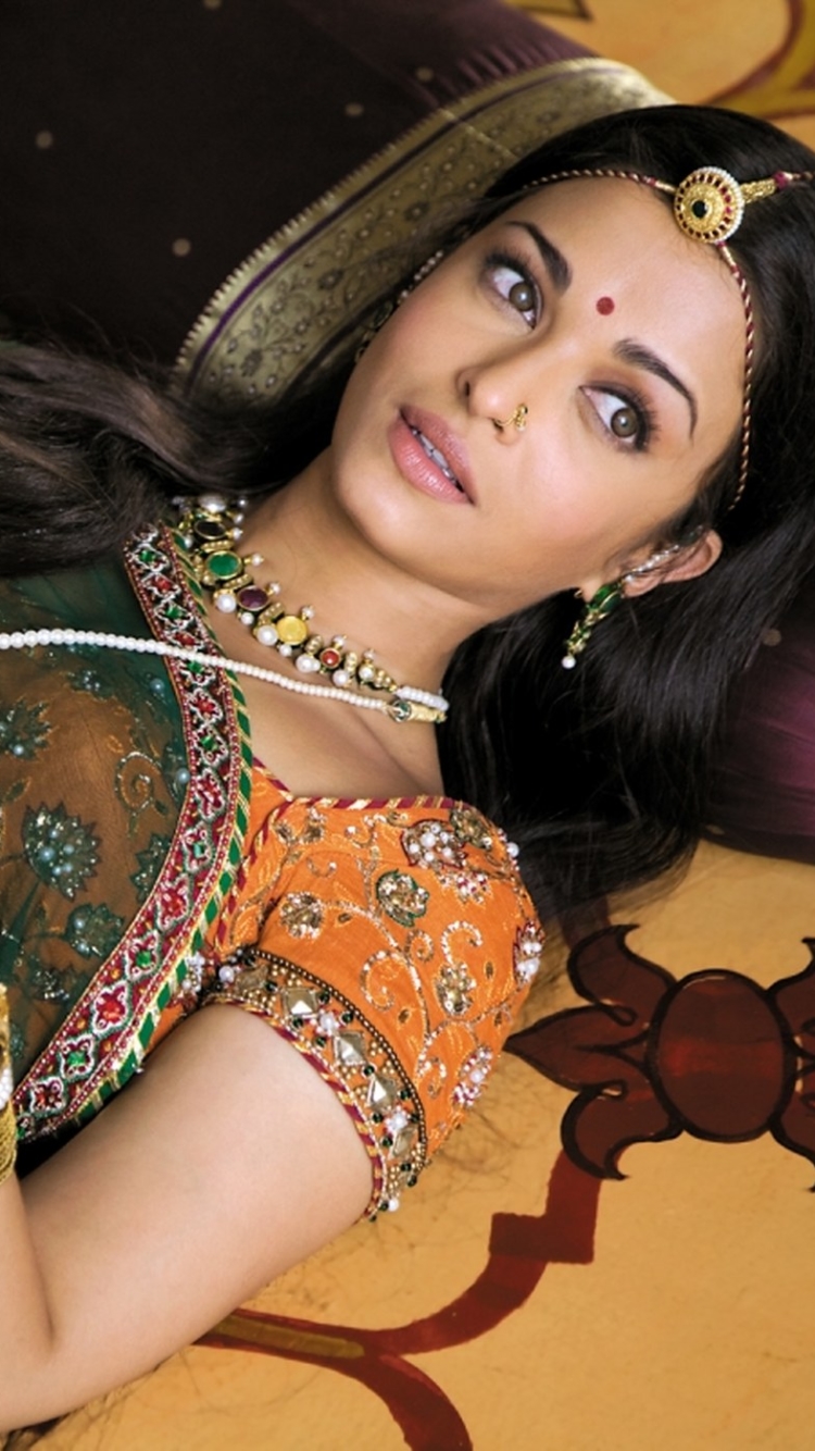 Téléchargez des papiers peints mobile Célébrités, Aishwarya Rai gratuitement.