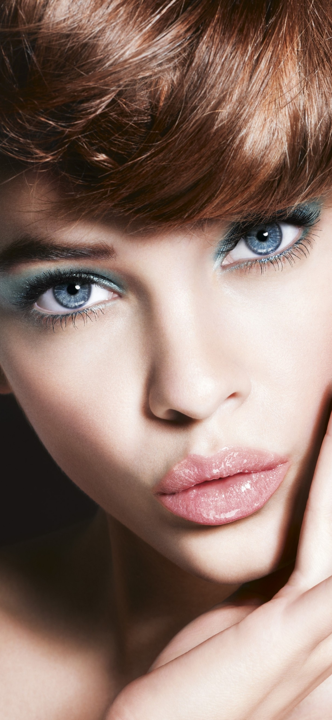 Download mobile wallpaper Close Up, Face, Model, Lips, Blue Eyes, Celebrity, Barbara Palvin, Hungarian for free.