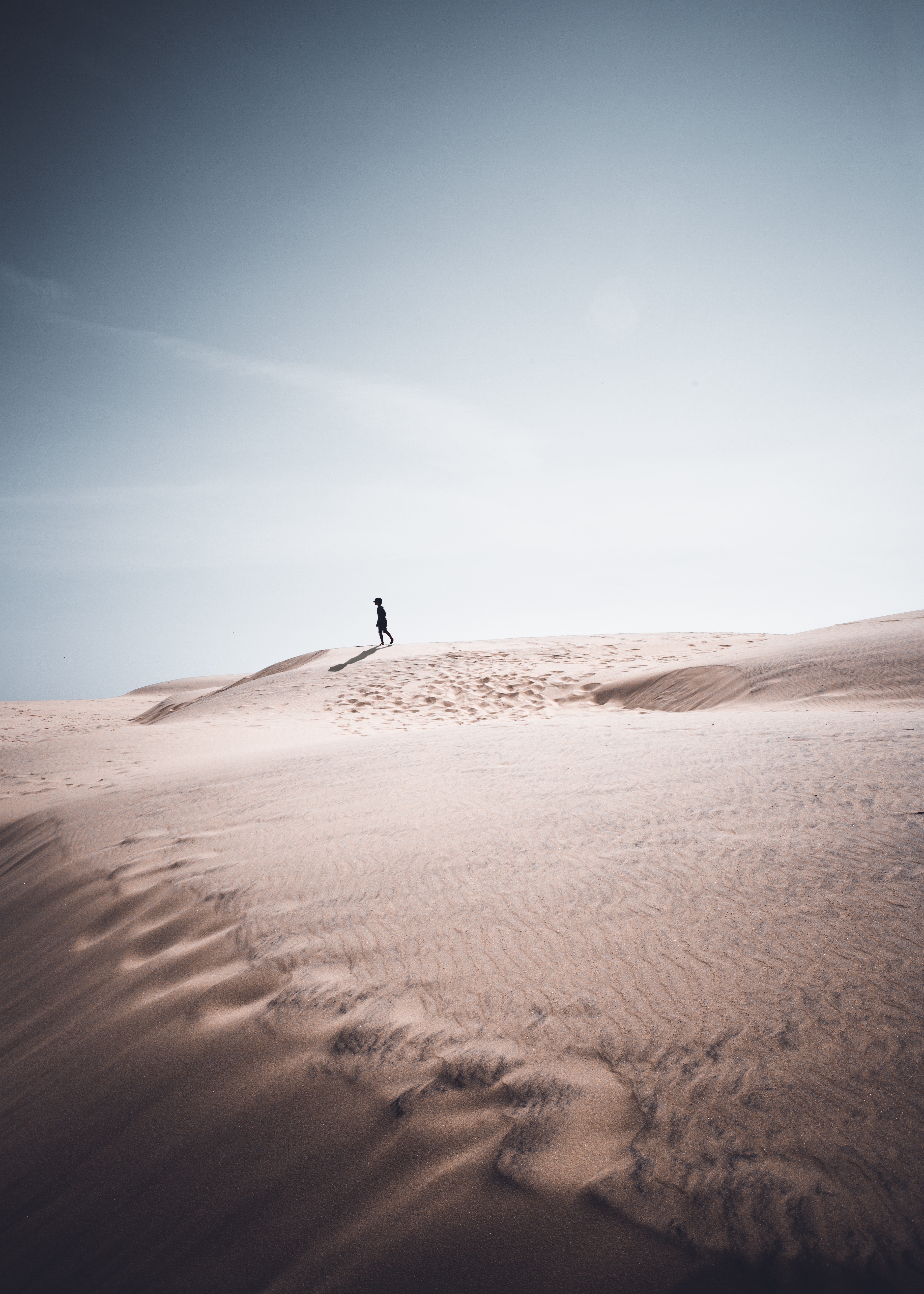 Download mobile wallpaper Nature, Sand, Silhouette, Loneliness for free.