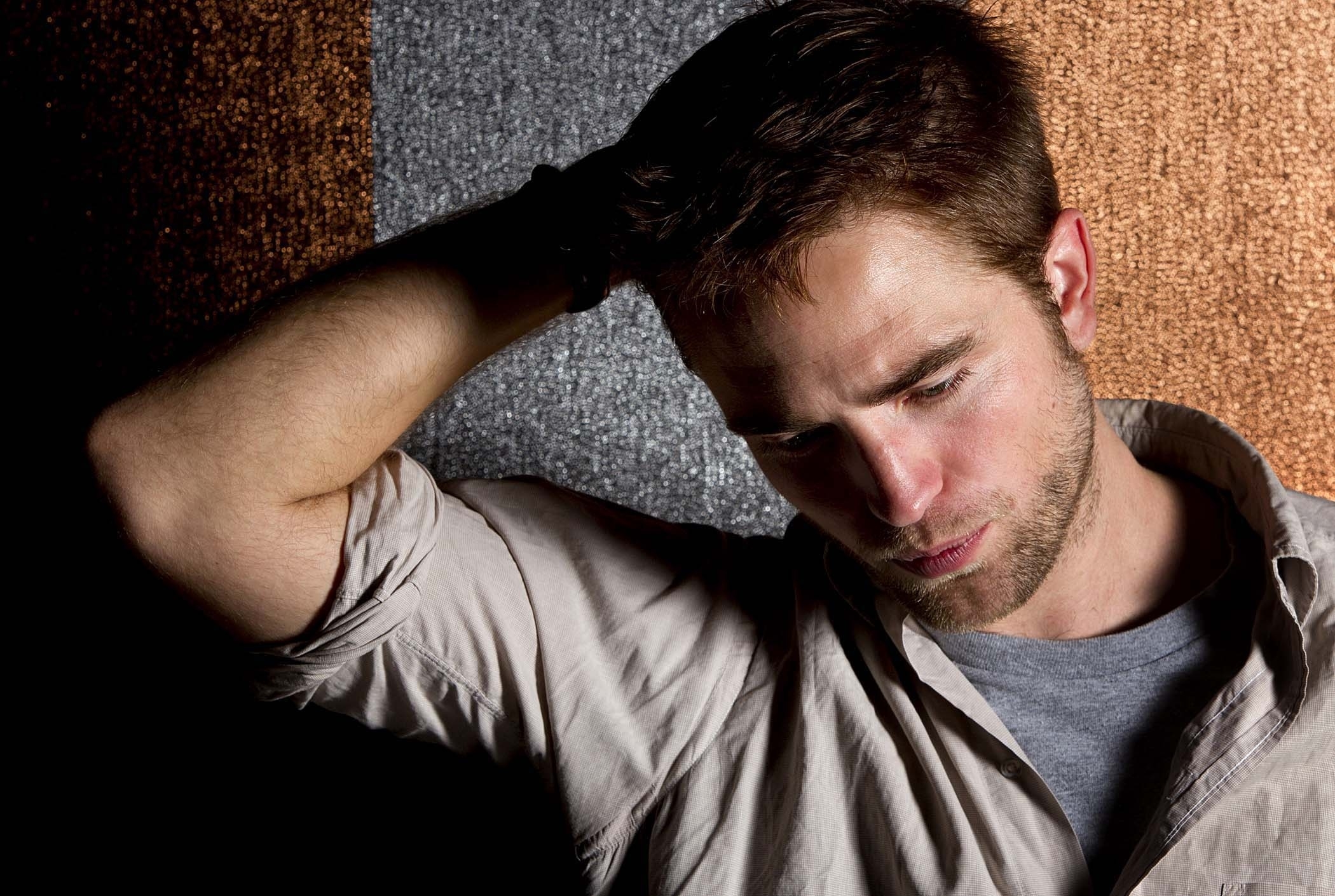 Download mobile wallpaper Robert Pattinson, Beard, Celebrity, Actor for free.