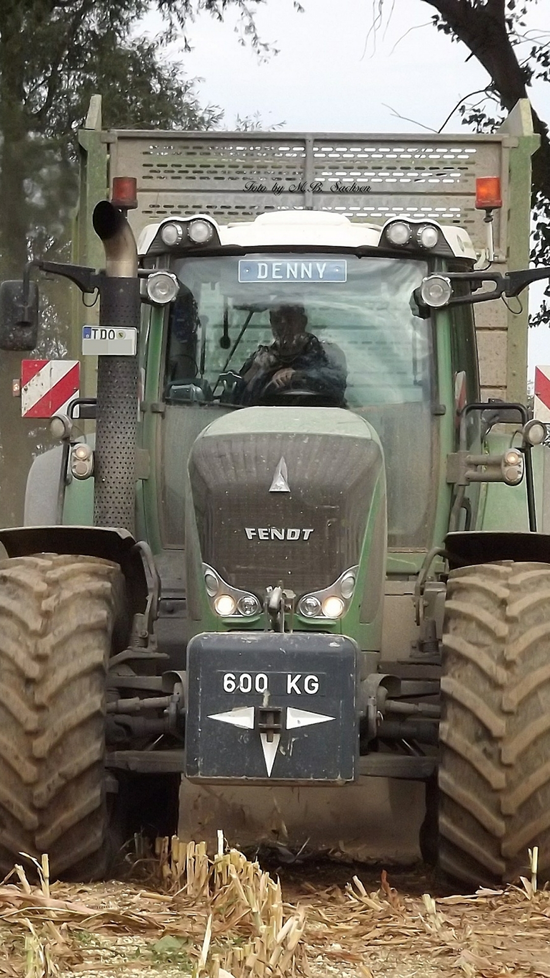 Download mobile wallpaper Vehicles, Fendt Tractor for free.