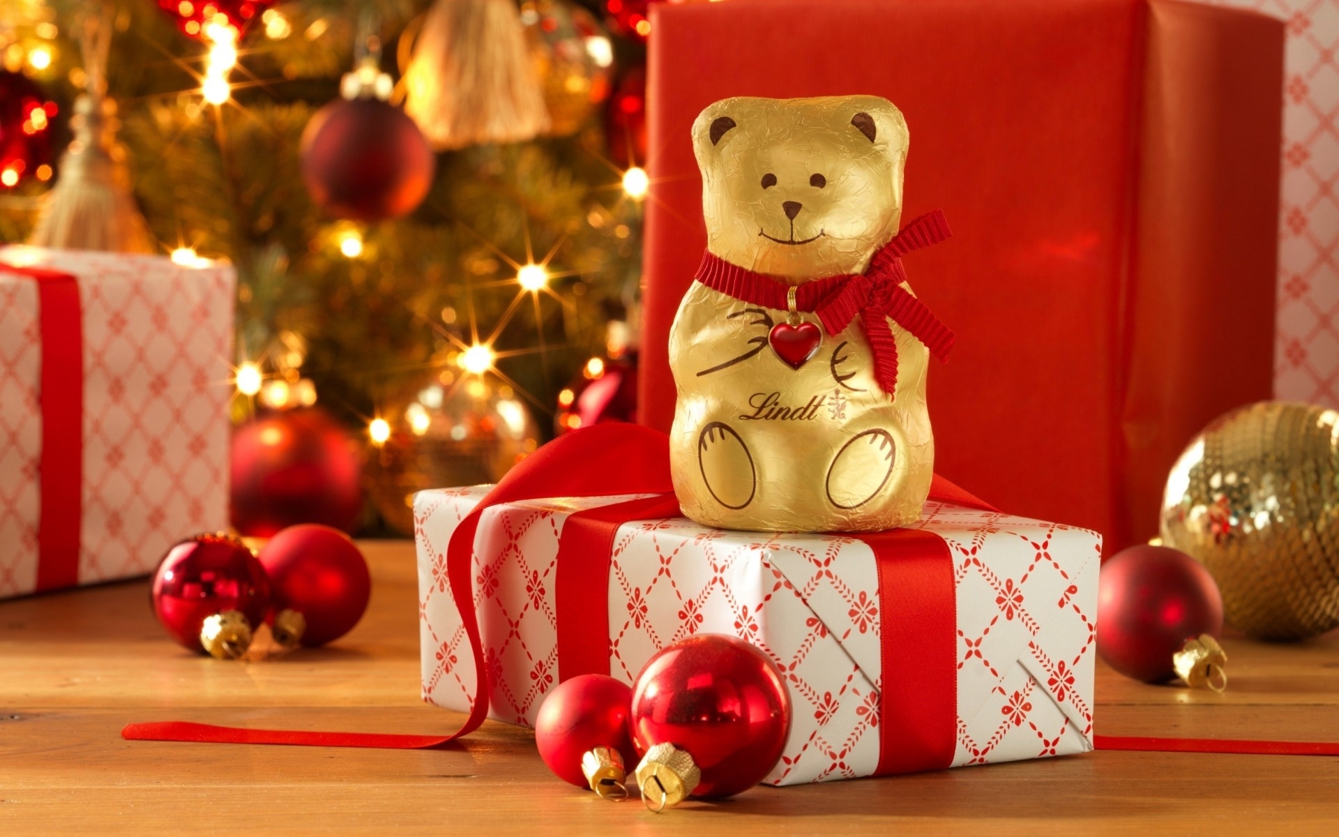 Free download wallpaper Food, Chocolate, Christmas, Bear, Gift, Decoration, Golden, Bauble on your PC desktop