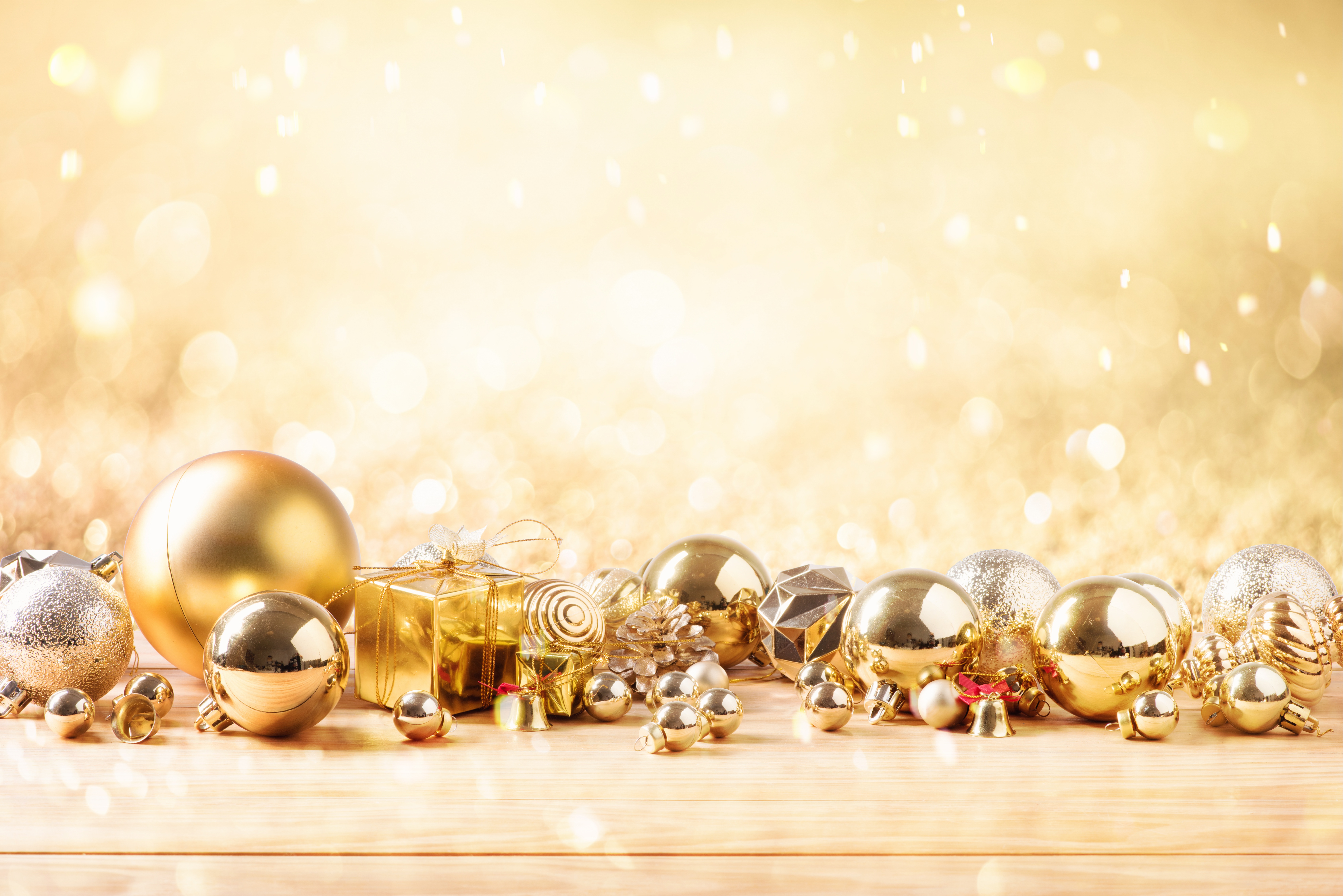 Free download wallpaper Christmas, Holiday, Gift, Christmas Ornaments, Bauble on your PC desktop