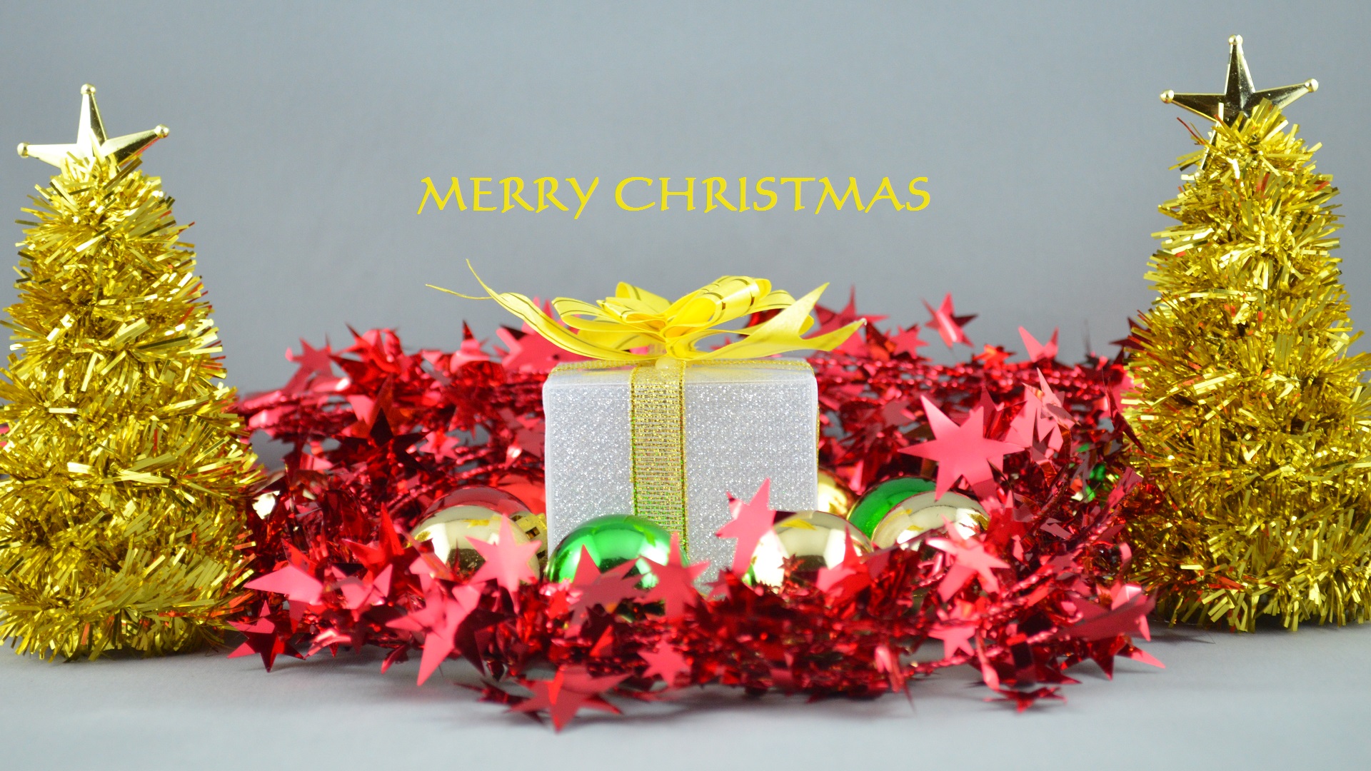 Handy-Wallpaper Feiertage, Weihnachten, Gold, Geschenk, Weihnachtsschmuck, Weihnachtsbaum, Frohe Weihnachten kostenlos herunterladen.