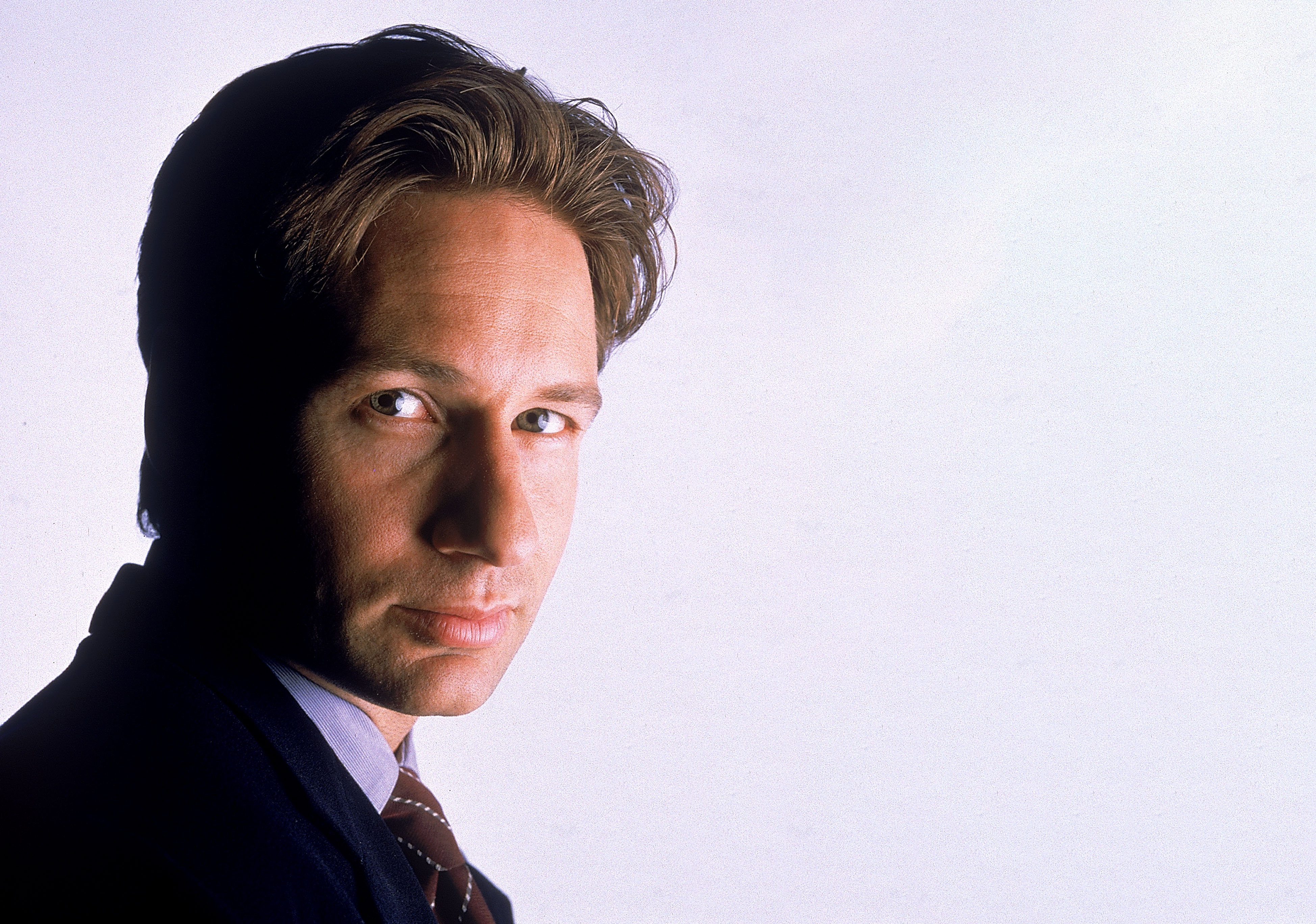 Download mobile wallpaper David Duchovny, Tv Show, The X Files, Fox Mulder for free.
