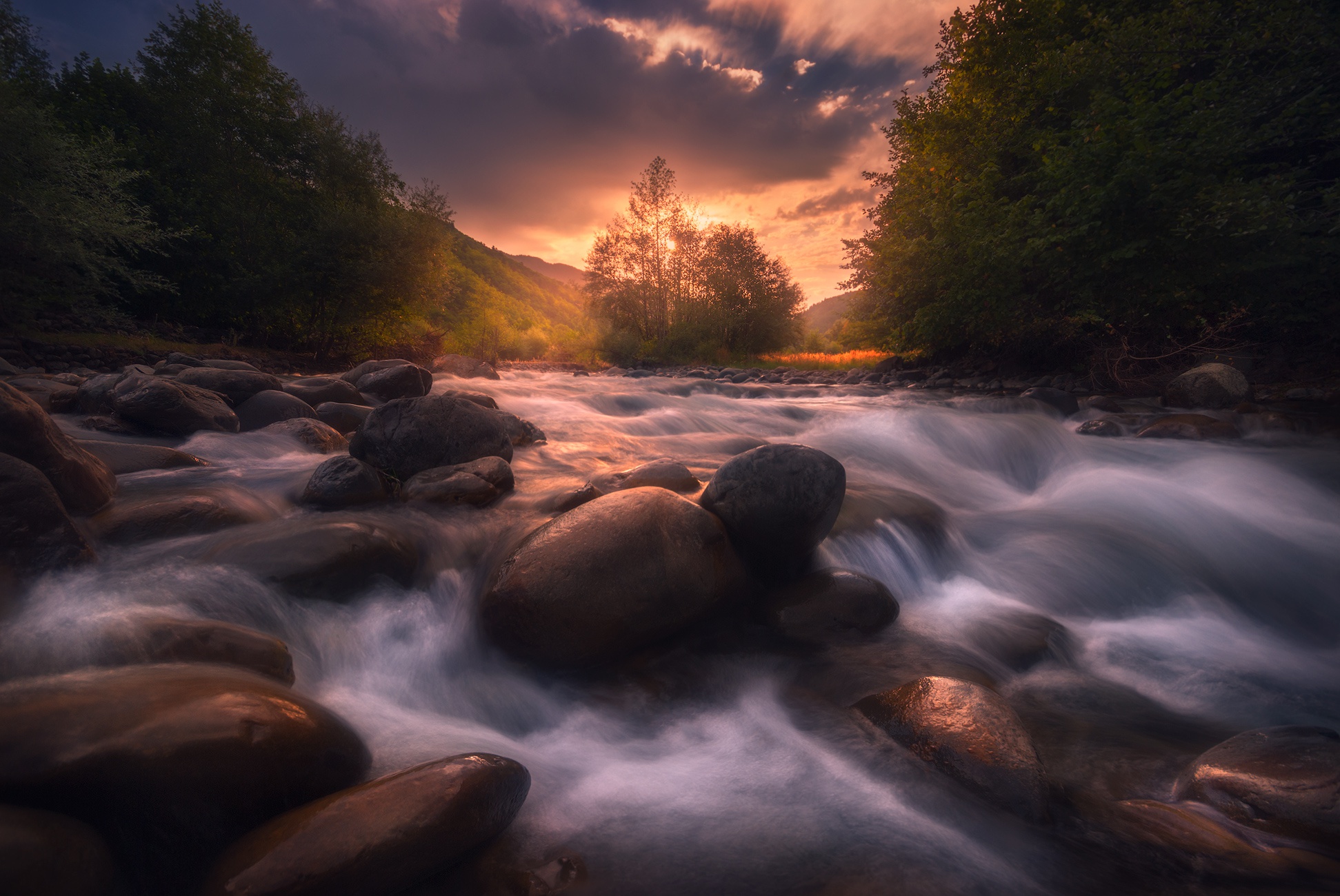 Descarga gratuita de fondo de pantalla para móvil de Agua, Rio, Piedra, Luz De Sol, Tierra/naturaleza.