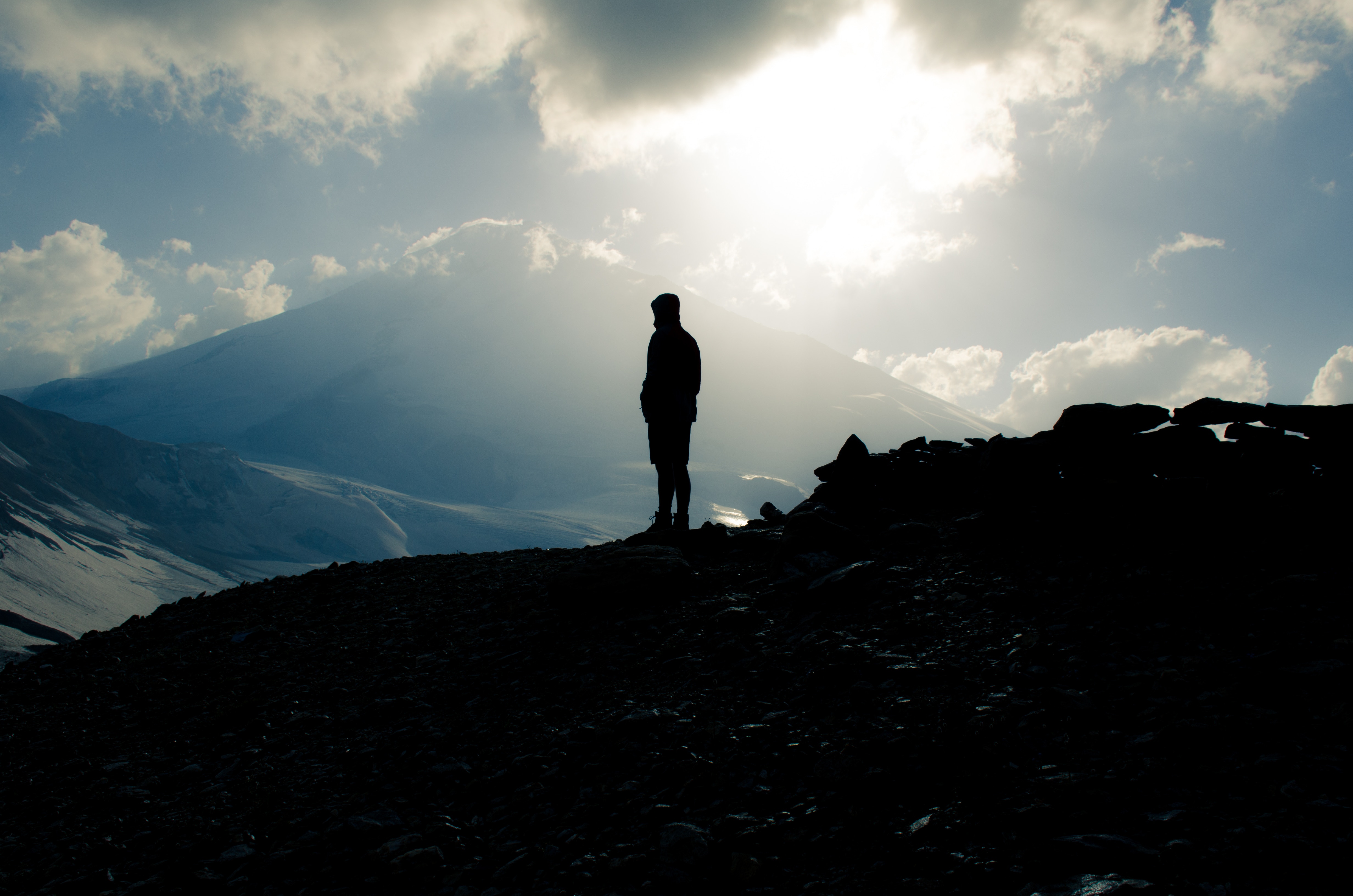 loneliness, nature, mountain, silhouette, russia, mountain elbrus, mount elbrus Phone Background