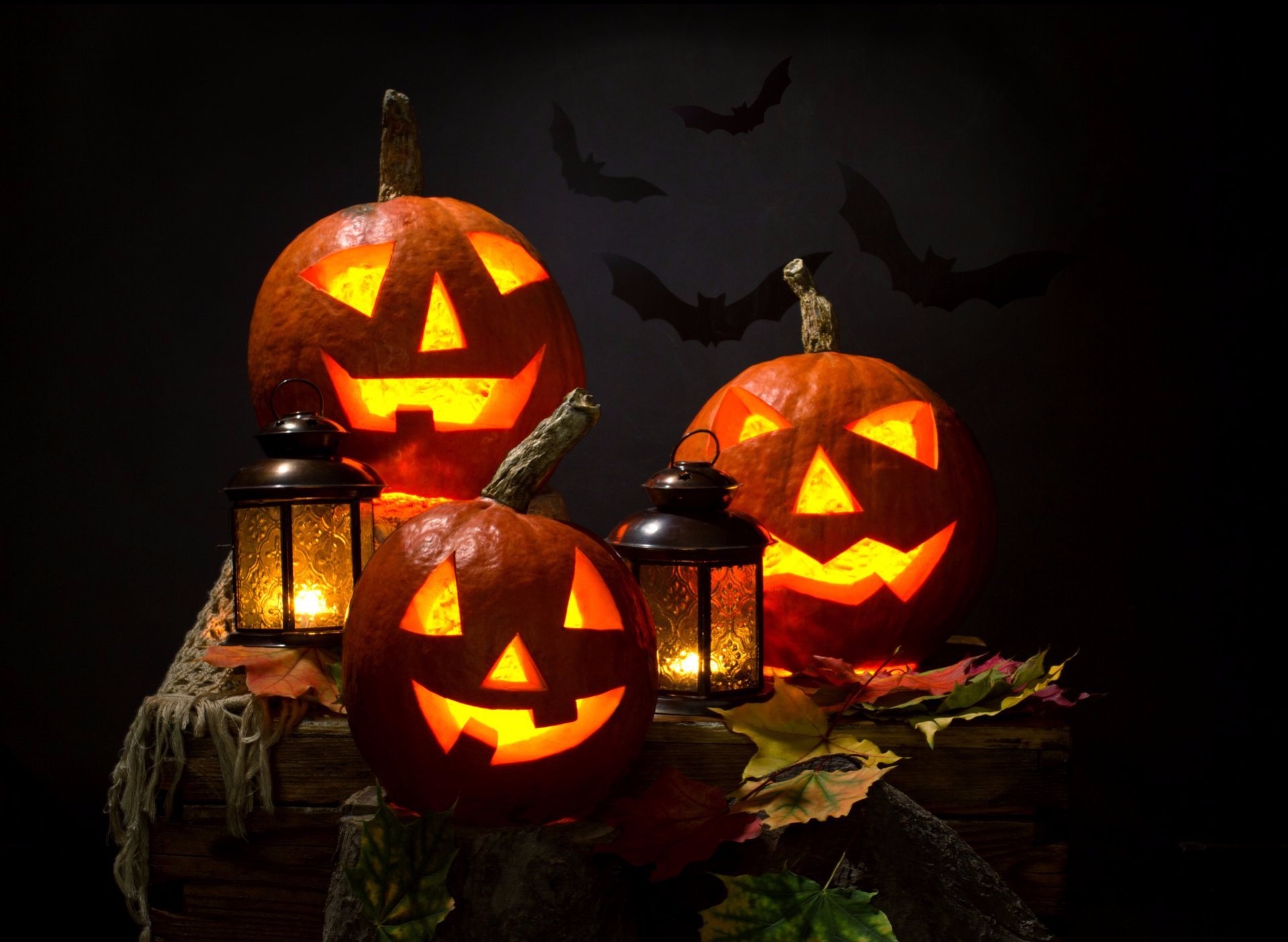 Download mobile wallpaper Halloween, Holiday, Leaf, Lantern, Jack O' Lantern for free.