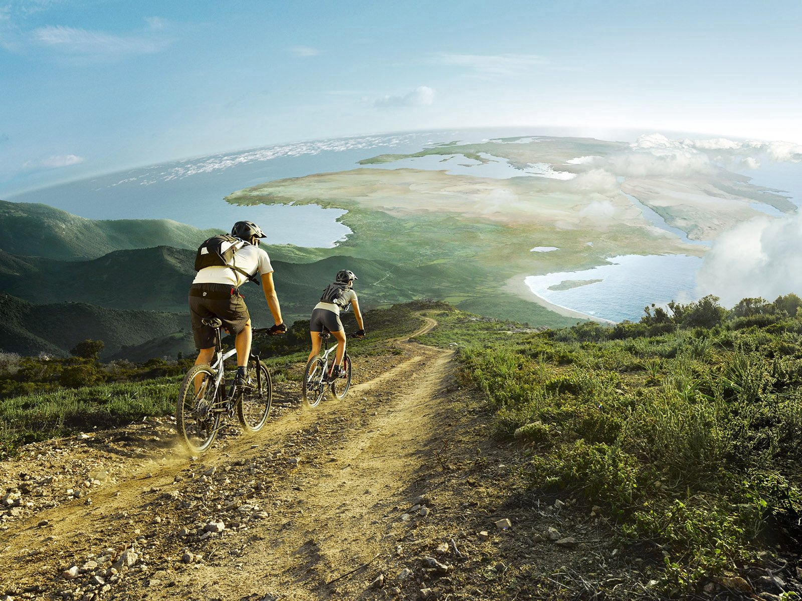 66049 скачать обои велосипедисты, спорт, горы, дорога, спуск, заезд - заставки и картинки бесплатно