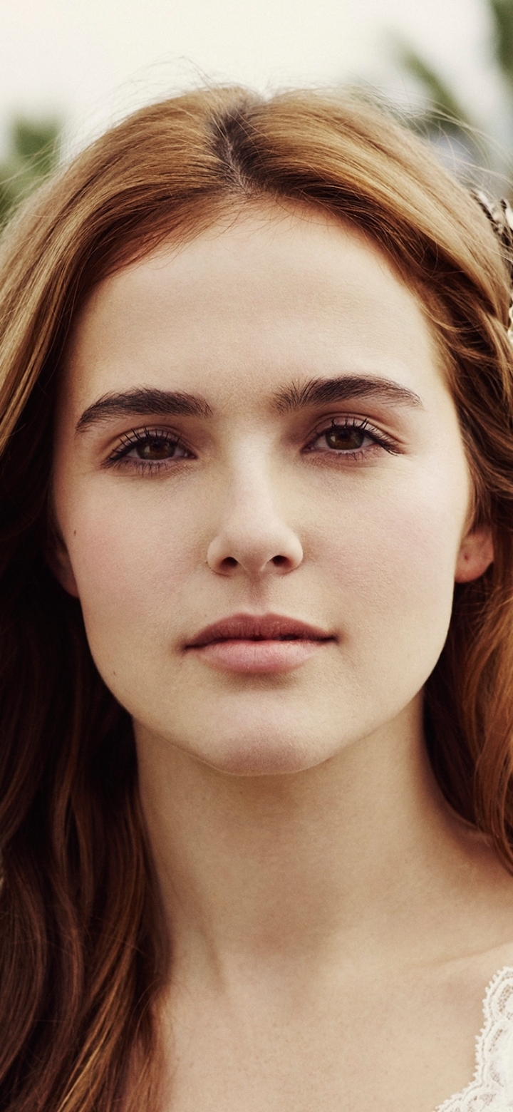 Download mobile wallpaper Face, Brunette, American, Celebrity, Brown Eyes, Actress, Zoey Deutch for free.