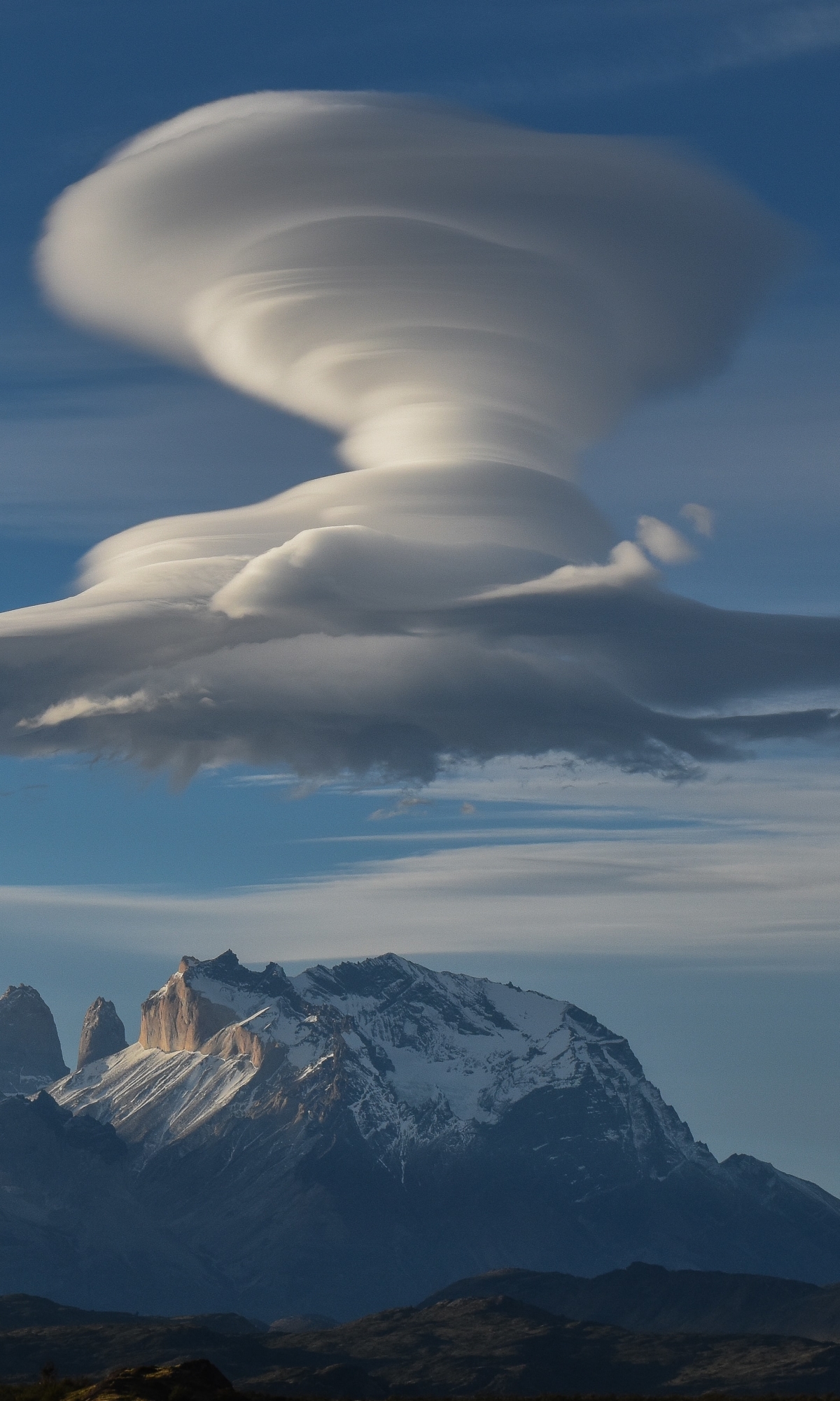 Descarga gratuita de fondo de pantalla para móvil de Montañas, Montaña, Nube, Chile, Patagonia, Torres Del Paine, Tierra/naturaleza, Parque Nacional Torres Del Paine.