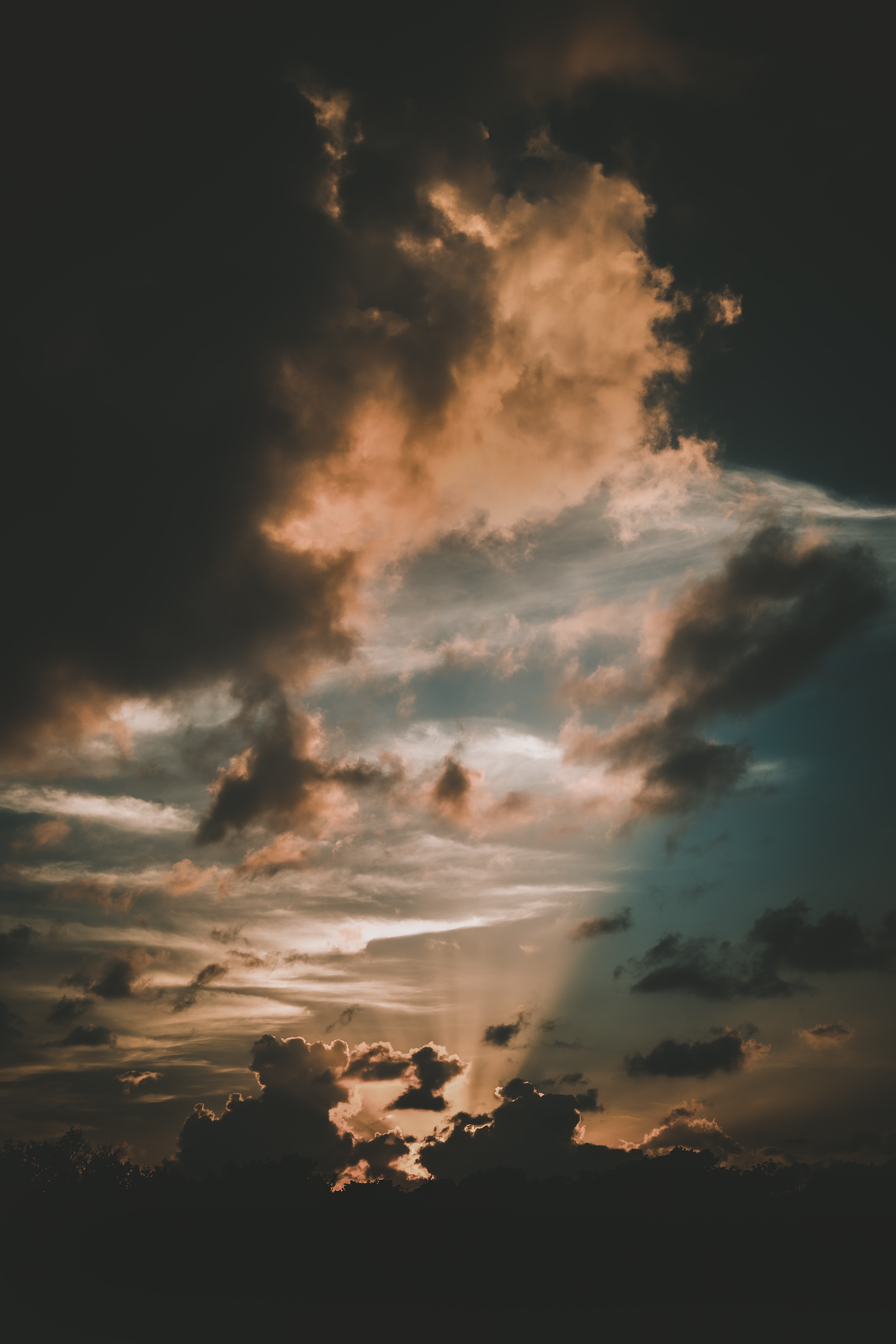 Download mobile wallpaper Beams, Rays, Dusk, Clouds, Twilight, Sky, Sunset, Nature for free.