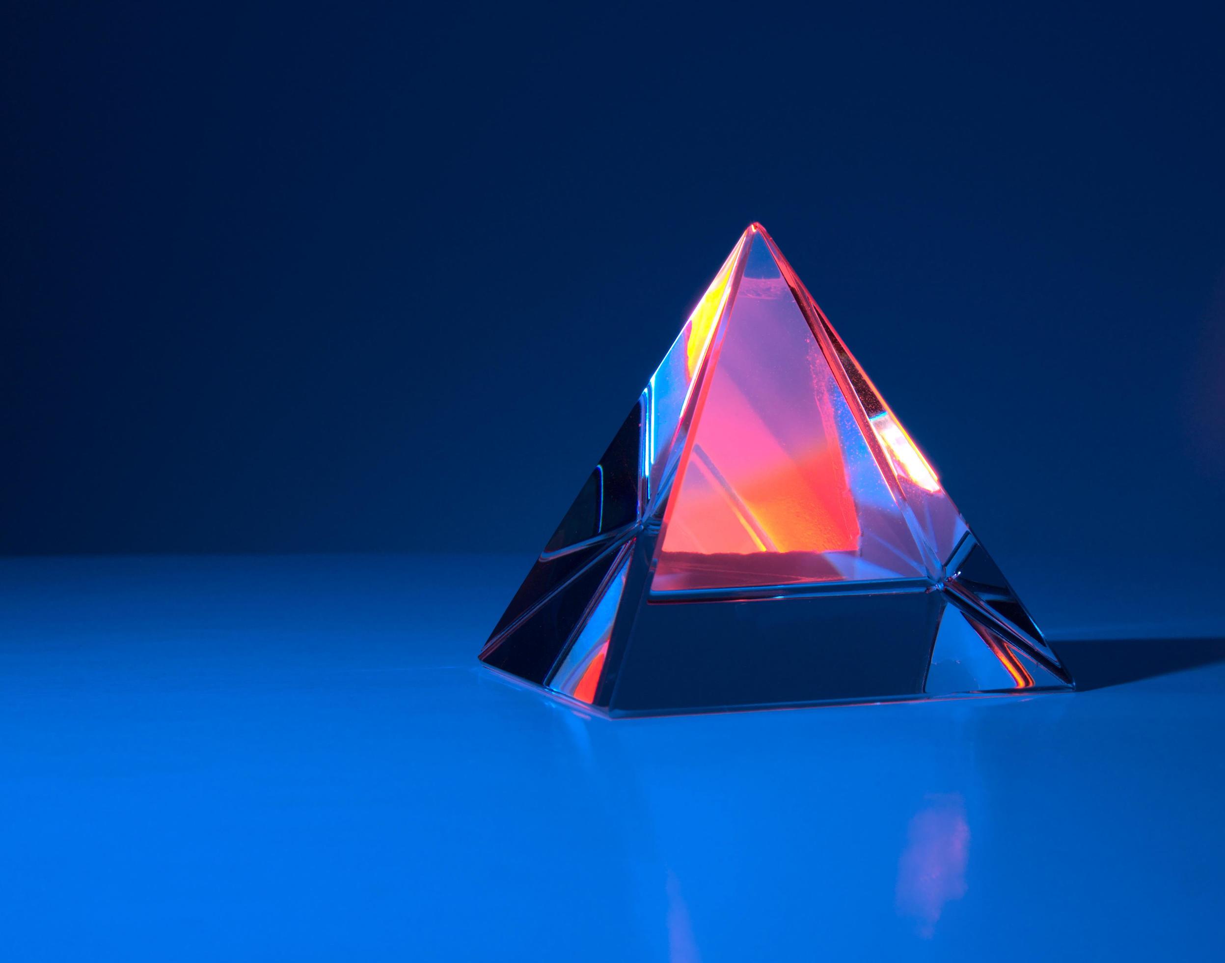 Laden Sie das Pyramide, Künstlerisch-Bild kostenlos auf Ihren PC-Desktop herunter