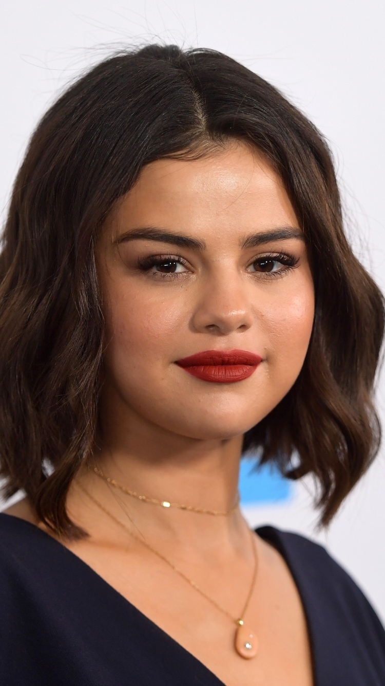 Download mobile wallpaper Music, Selena Gomez, Singer, Face, Brunette, American, Lipstick for free.