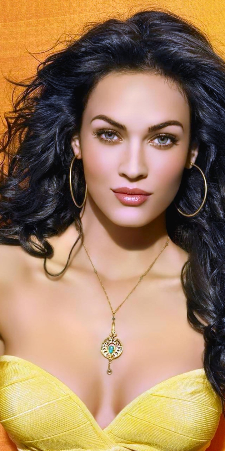 Download mobile wallpaper Megan Fox, Face, Model, Earrings, Celebrity for free.