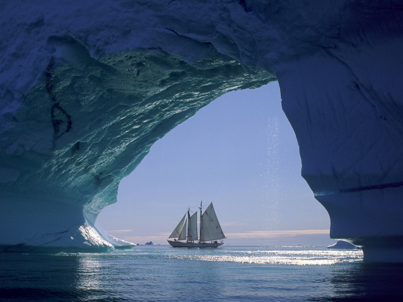 landscape, yachts, icebergs, blue