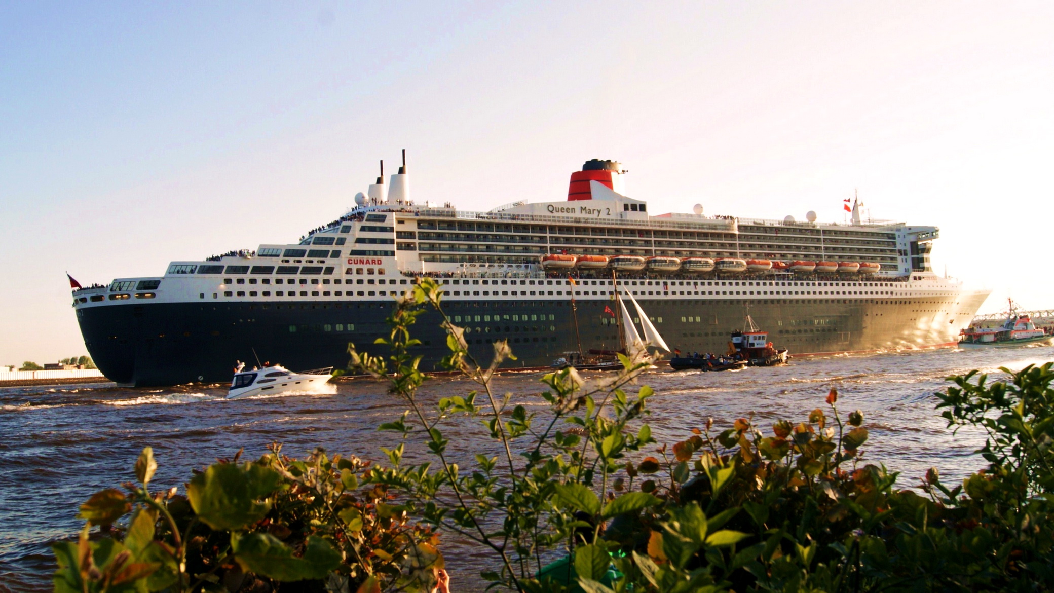 Free download wallpaper Cruise Ship, Vehicles, Rms Queen Mary 2 on your PC desktop