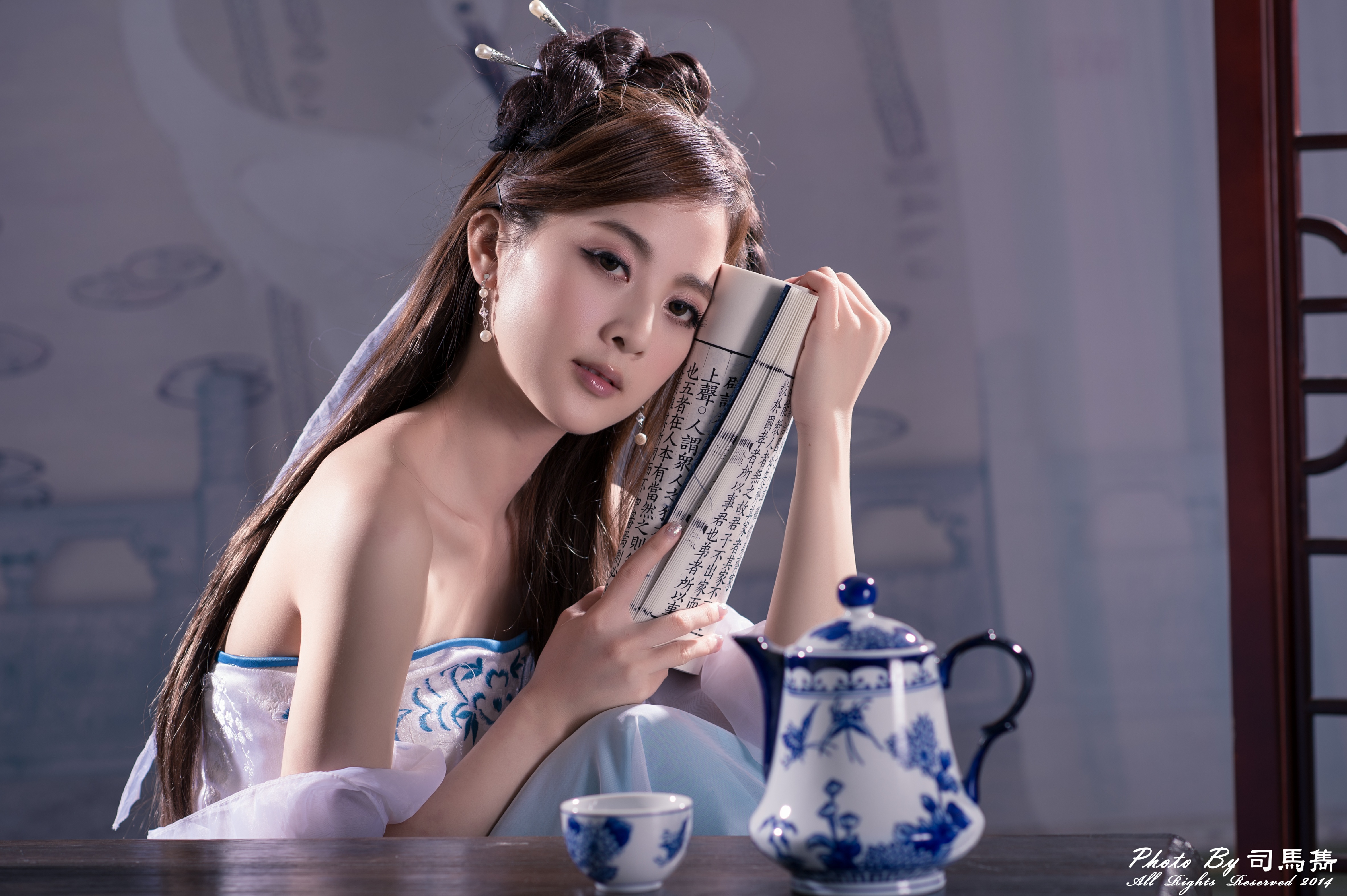 686040 baixar papel de parede mulheres, mikako zhang kaijie, asiática, chinês, xícara, grampo, penteado, taiwanês, jogo de chá - protetores de tela e imagens gratuitamente