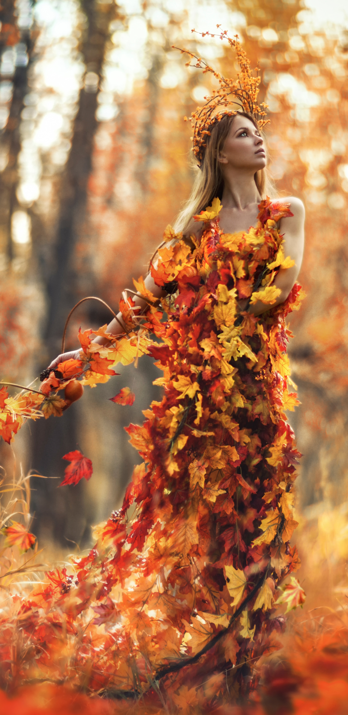 Download mobile wallpaper Leaf, Fall, Bokeh, Artistic, Blonde, Women for free.